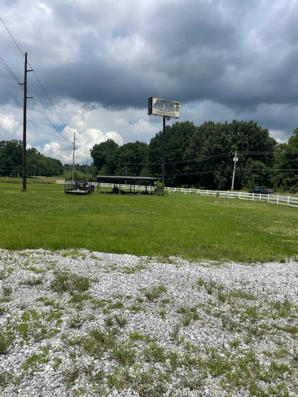 1450 Bleich Road Property Photo 3