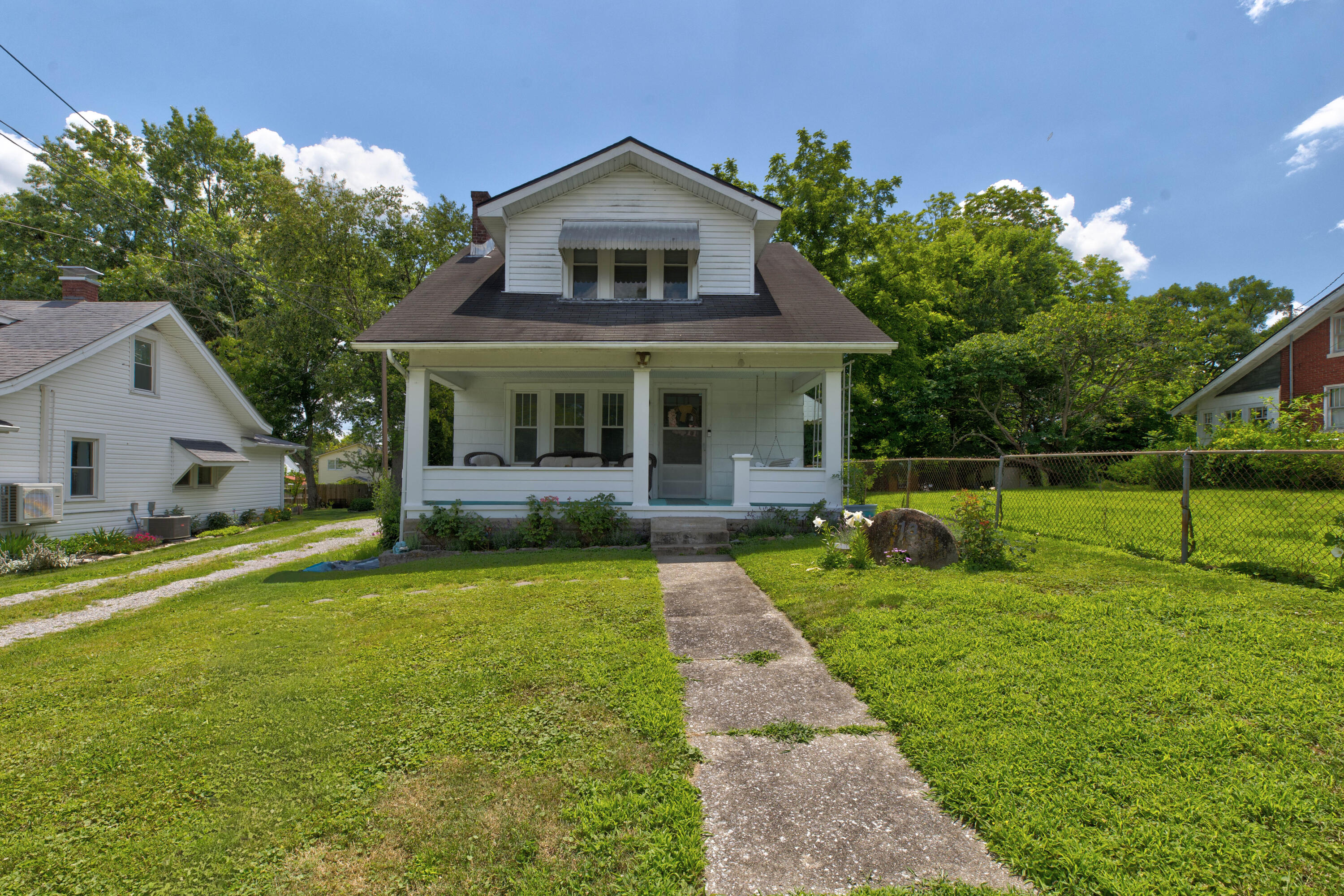 13 Long Avenue Property Photo 3