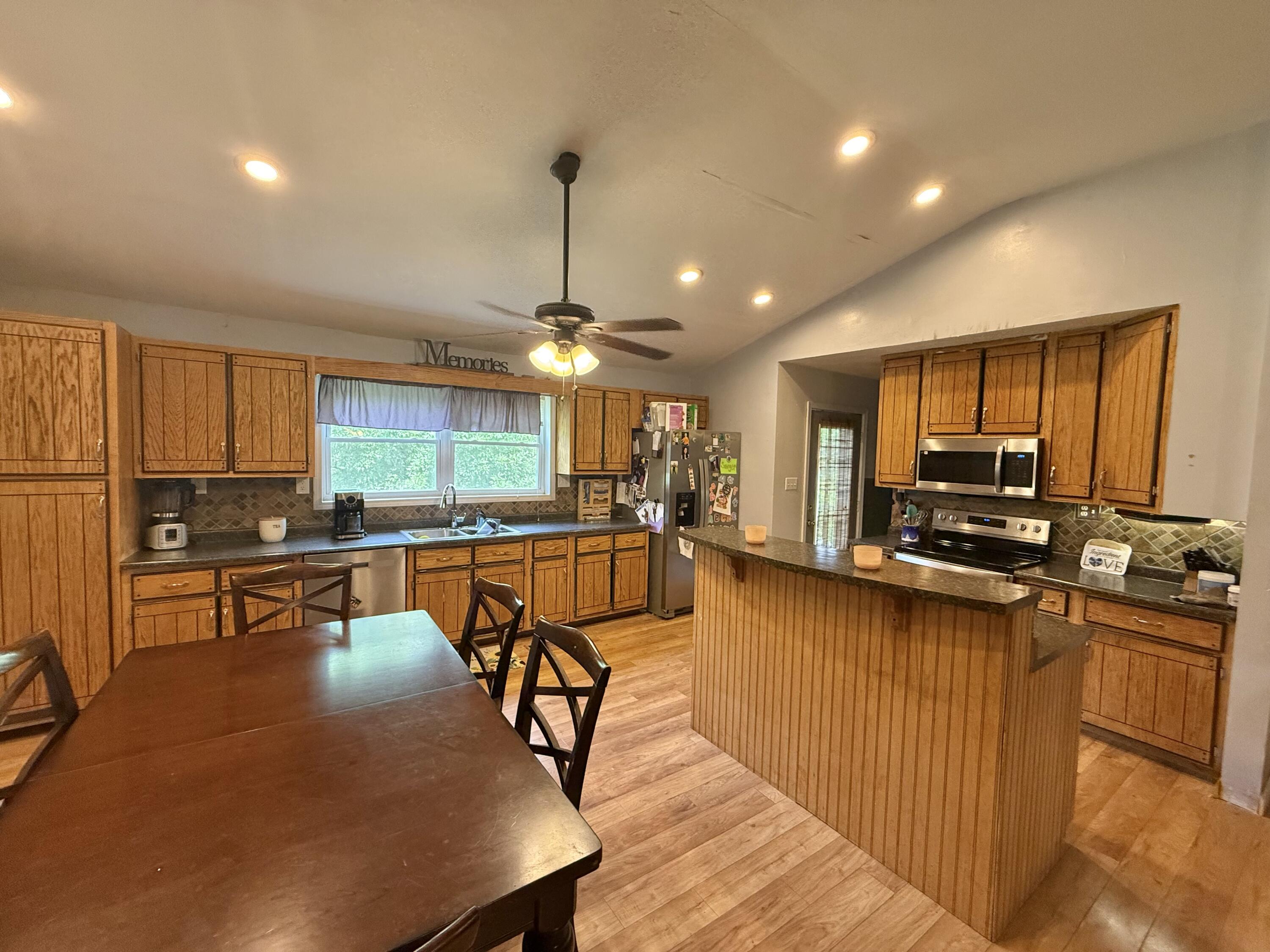 468 E Court Street Property Photo 7