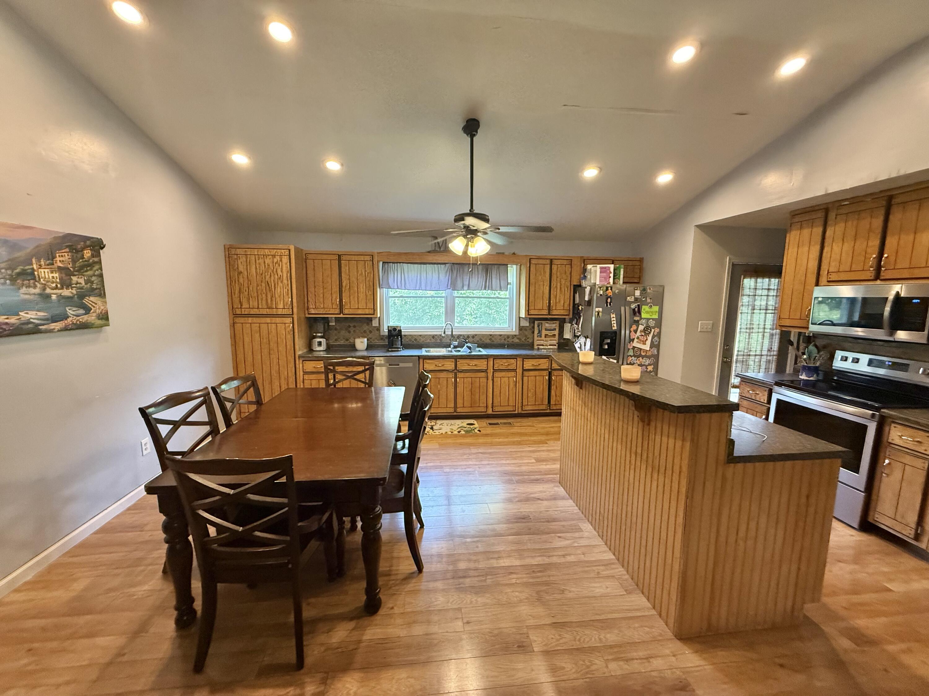 468 E Court Street Property Photo 8