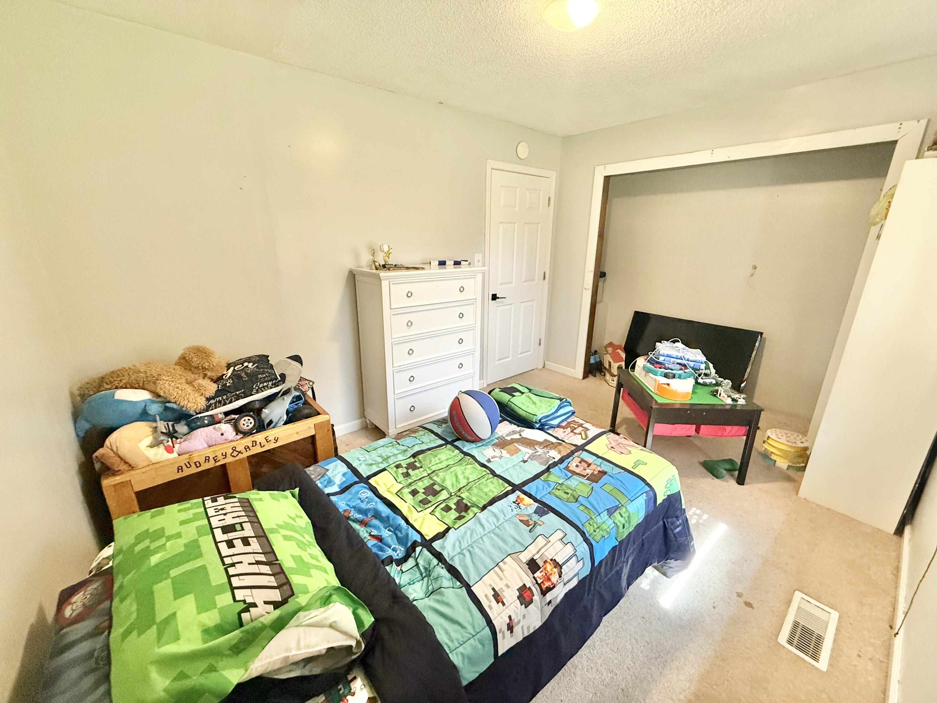 468 E Court Street Property Photo 20