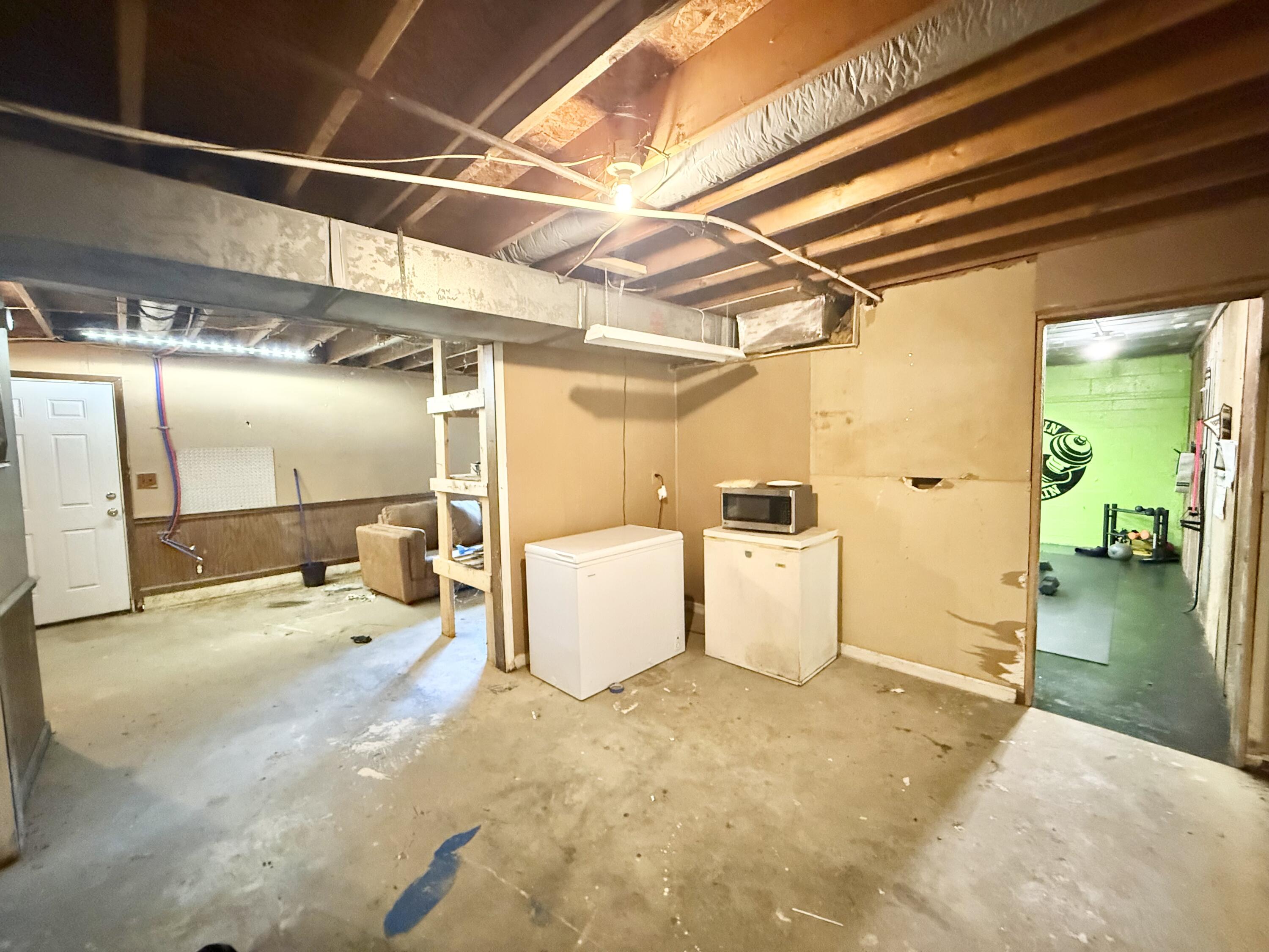 468 E Court Street Property Photo 27