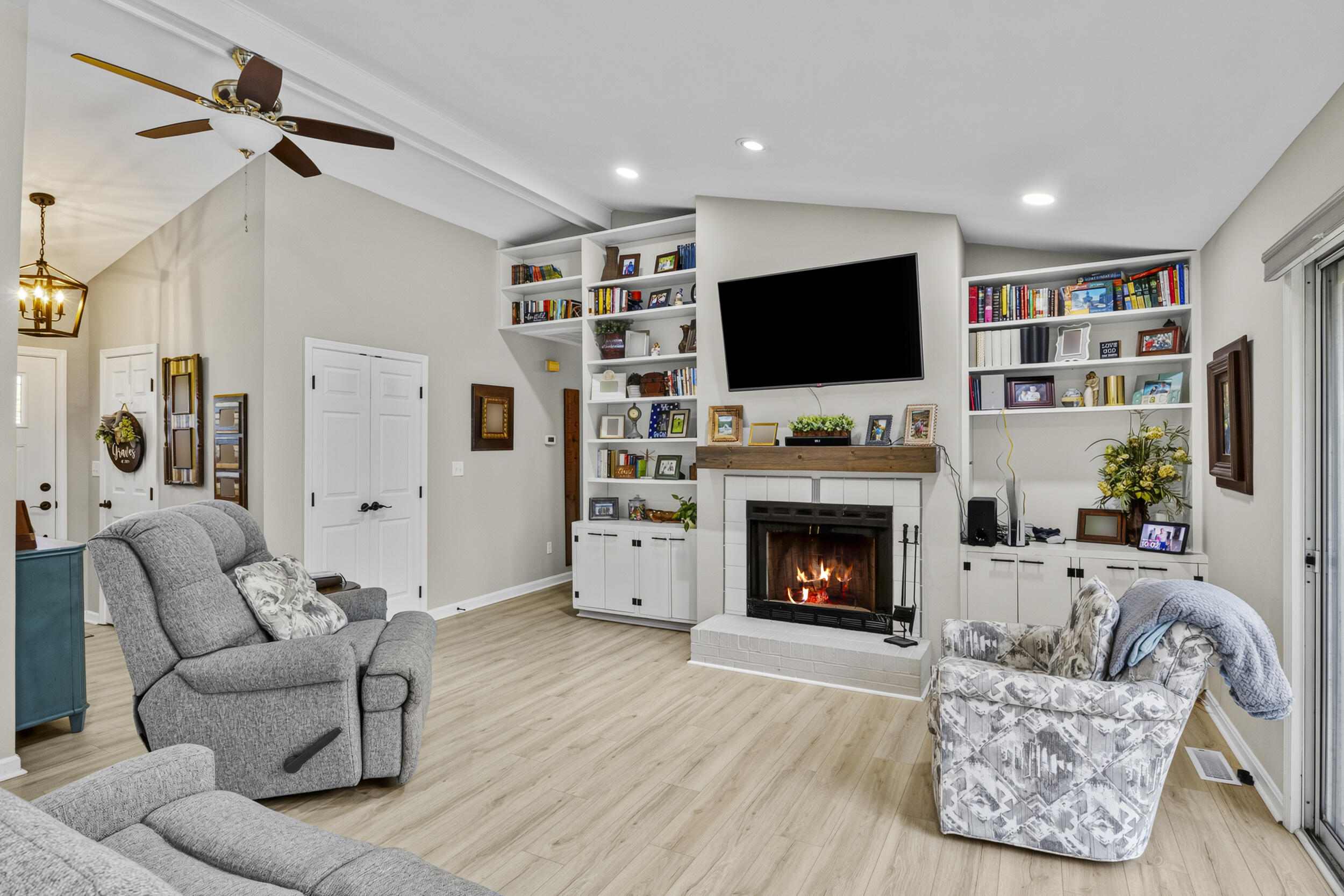 1008 Blackoak Drive Property Photo 10