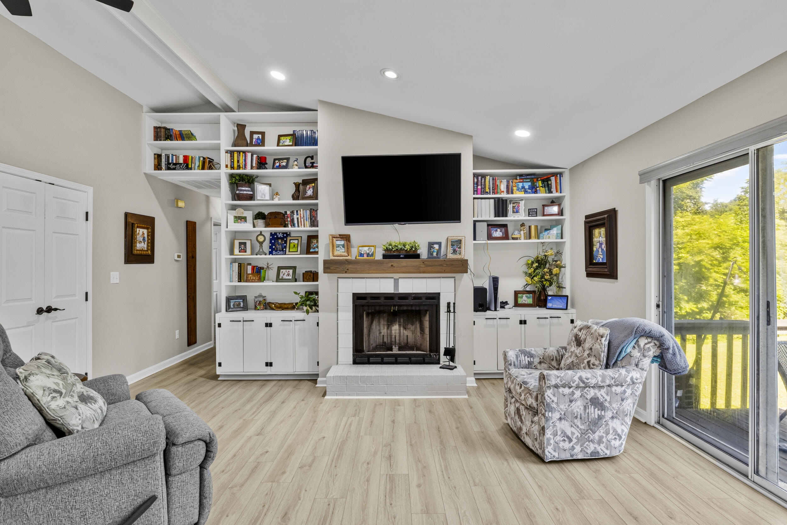 1008 Blackoak Drive Property Photo 13