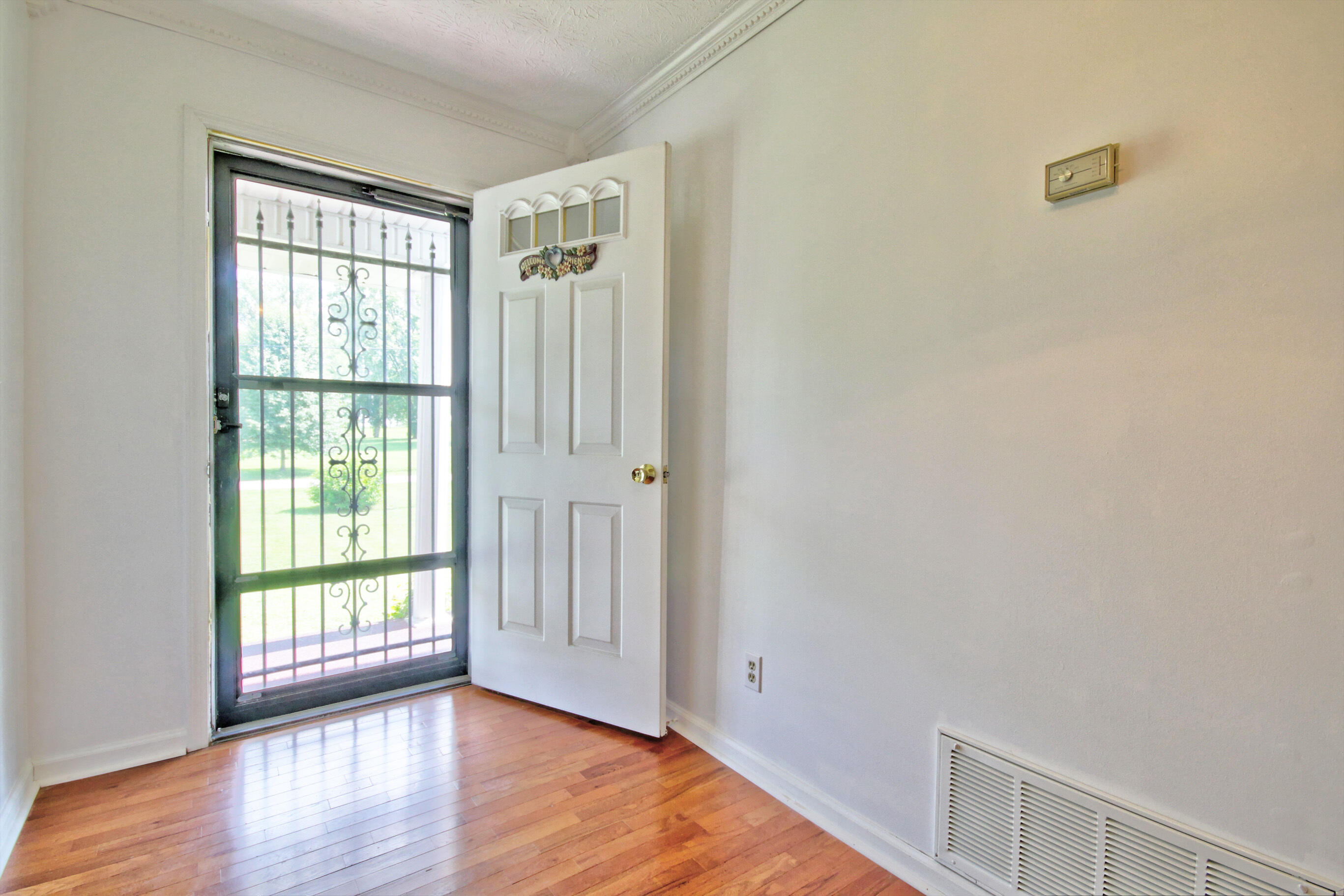 275 Middleground Way Property Photo 2