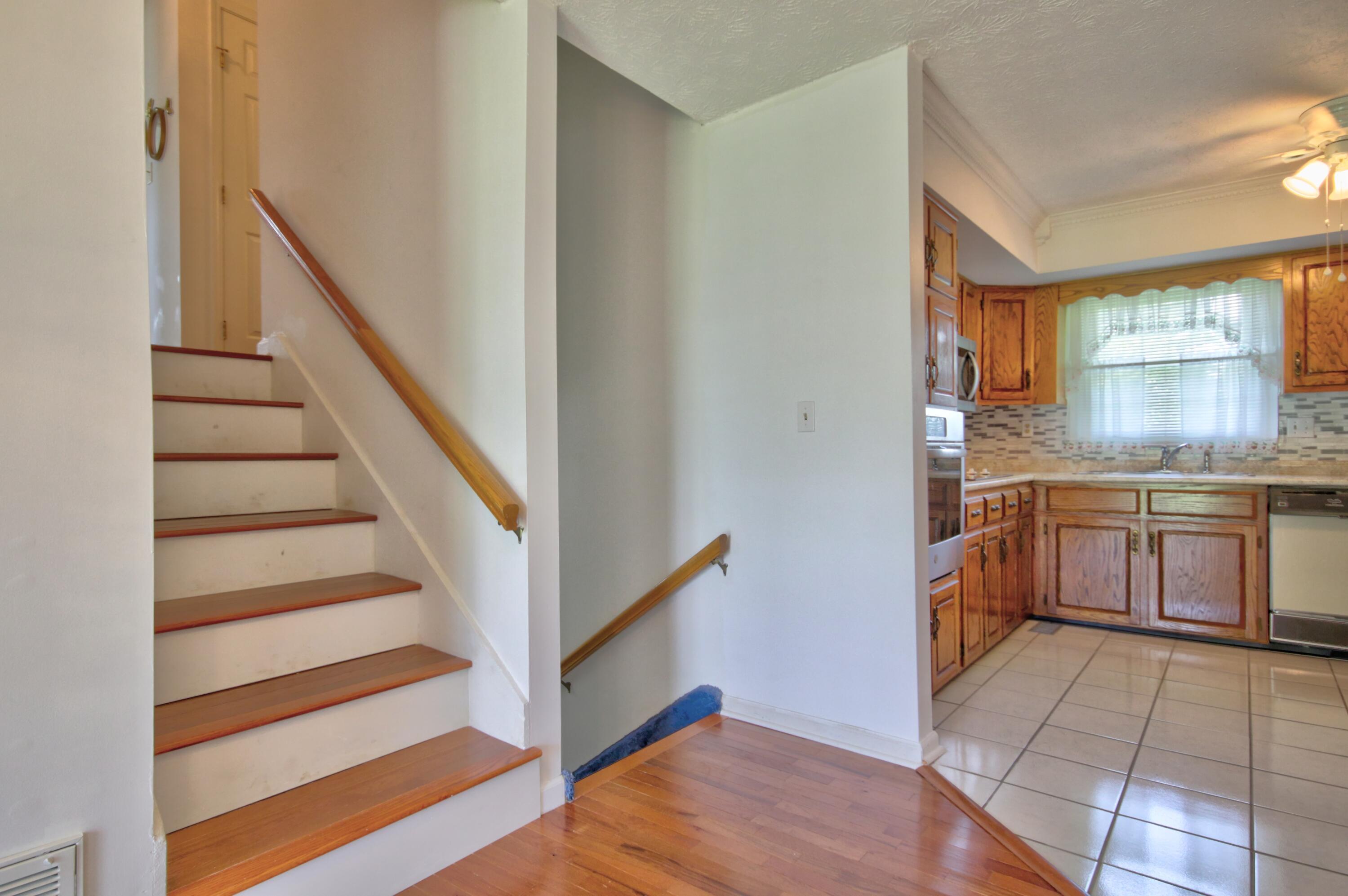 275 Middleground Way Property Photo 6