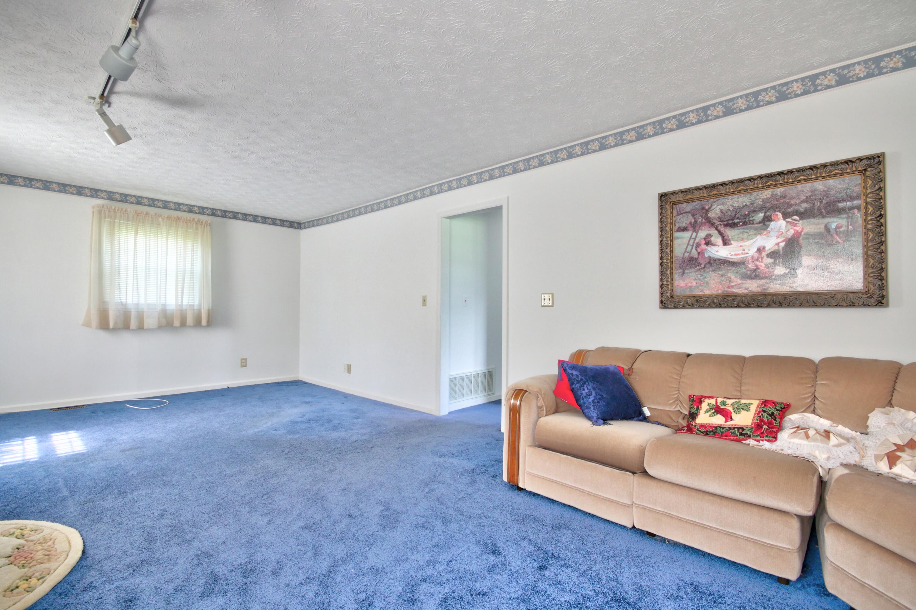 275 Middleground Way Property Photo 10