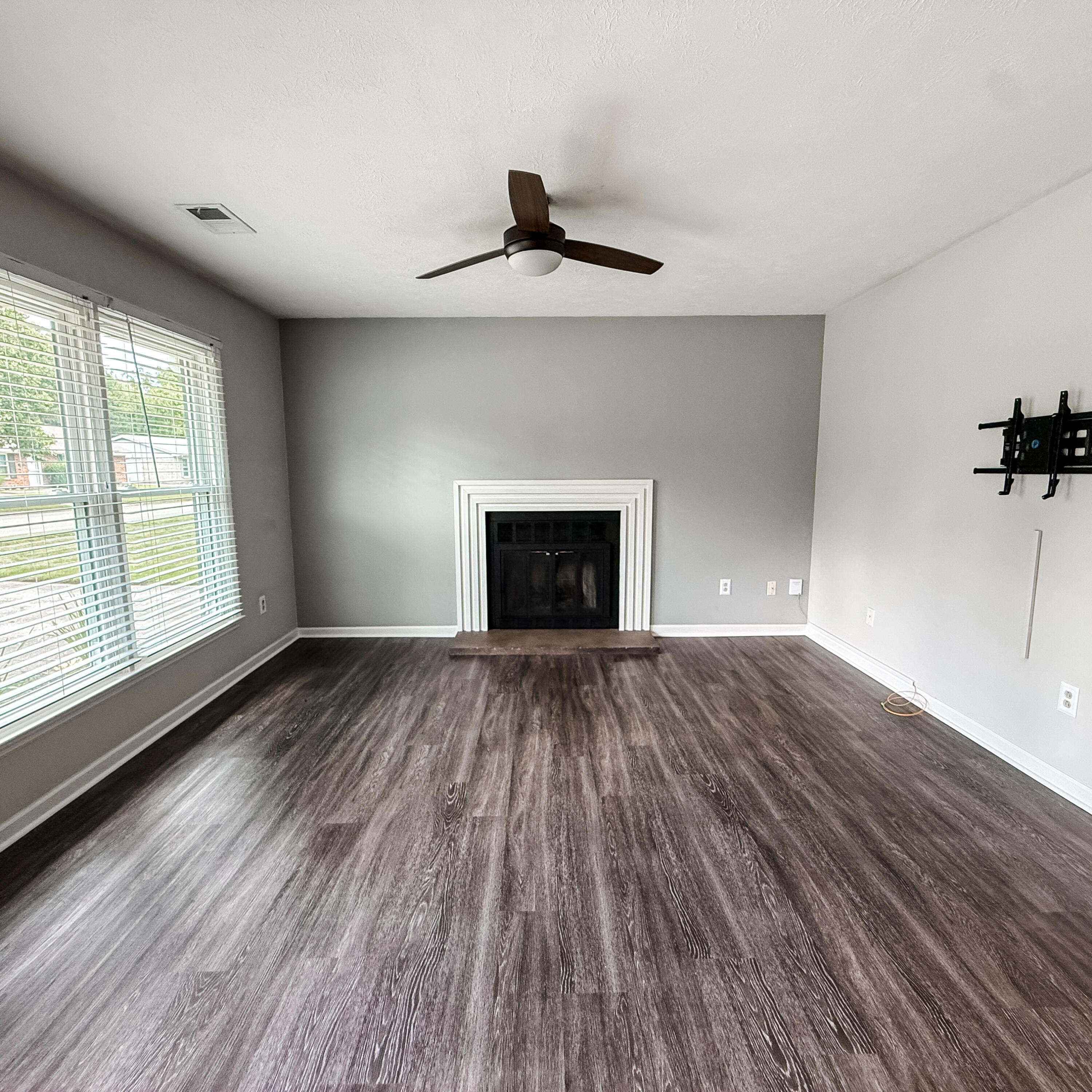 1566 Samara Glen Way Property Photo 3