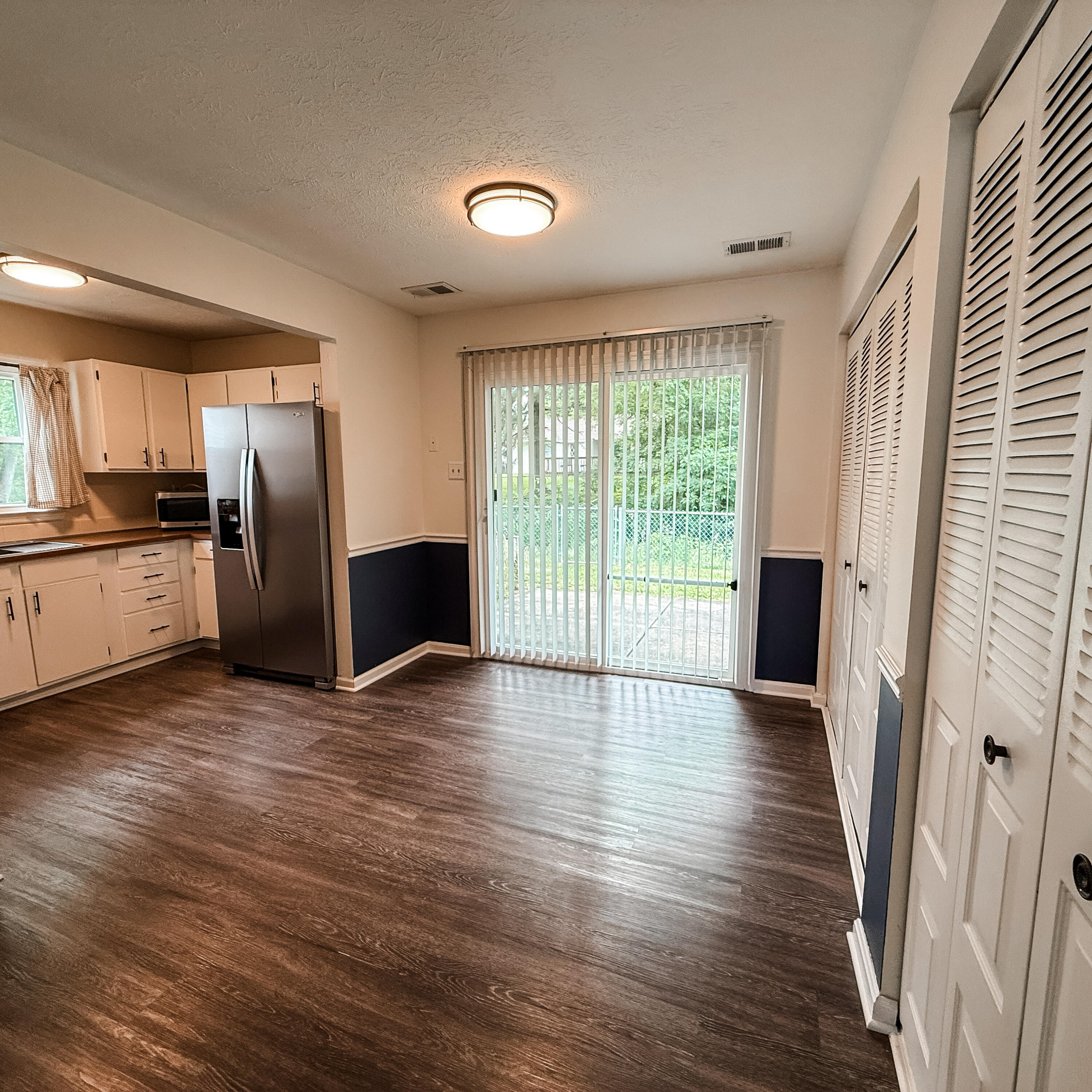 1566 Samara Glen Way Property Photo 4