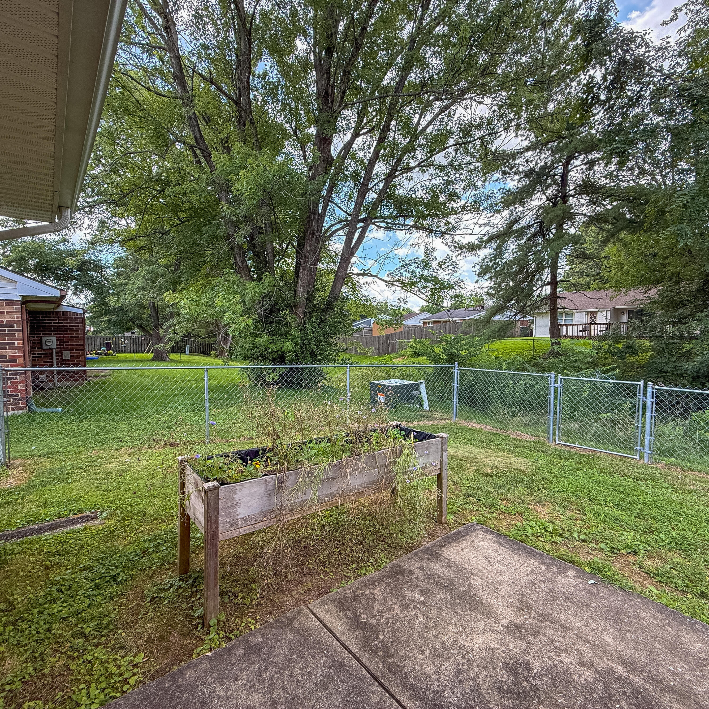 1566 Samara Glen Way Property Photo 13