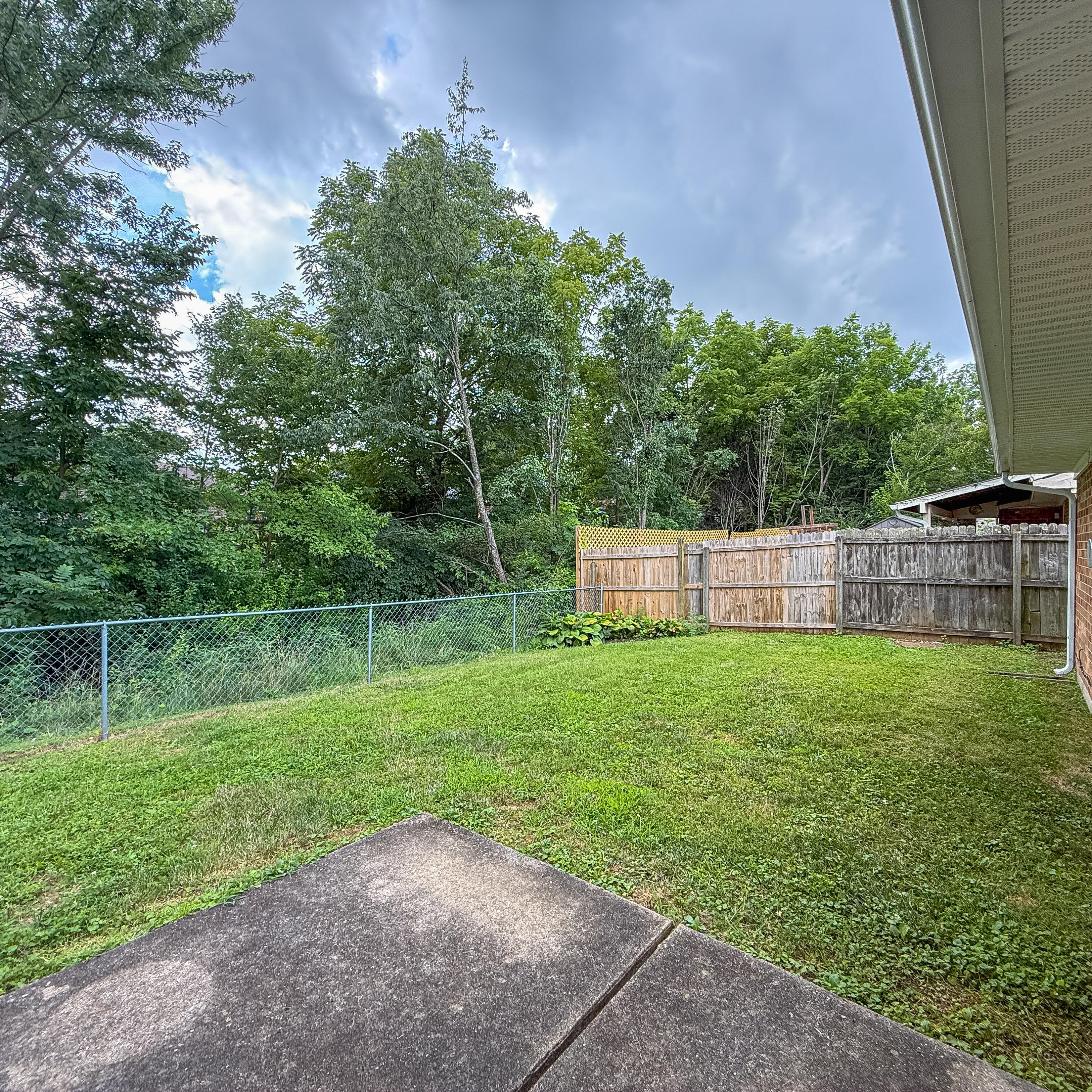 1566 Samara Glen Way Property Photo 14