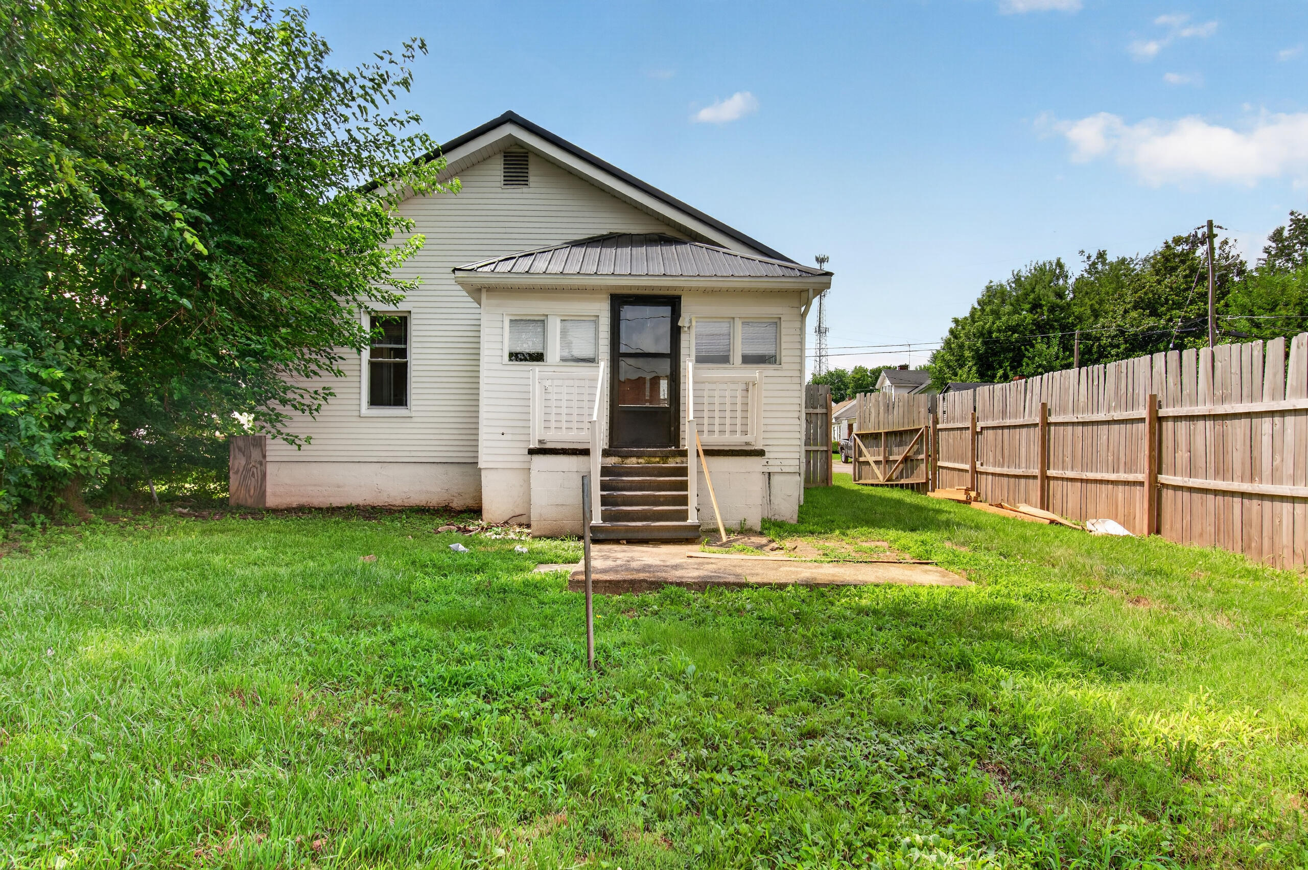 1011 Queen Street Property Photo 49