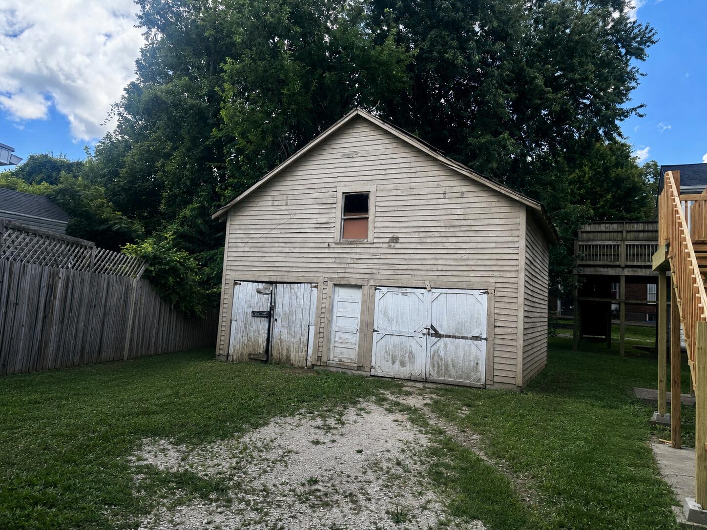 143 S Central Avenue Property Photo 5