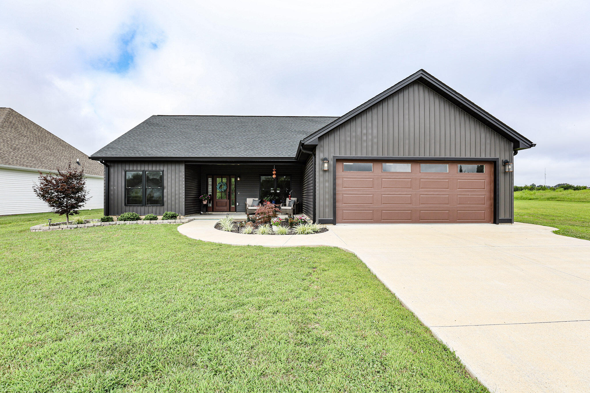 307 Parkway Drive Property Photo 1