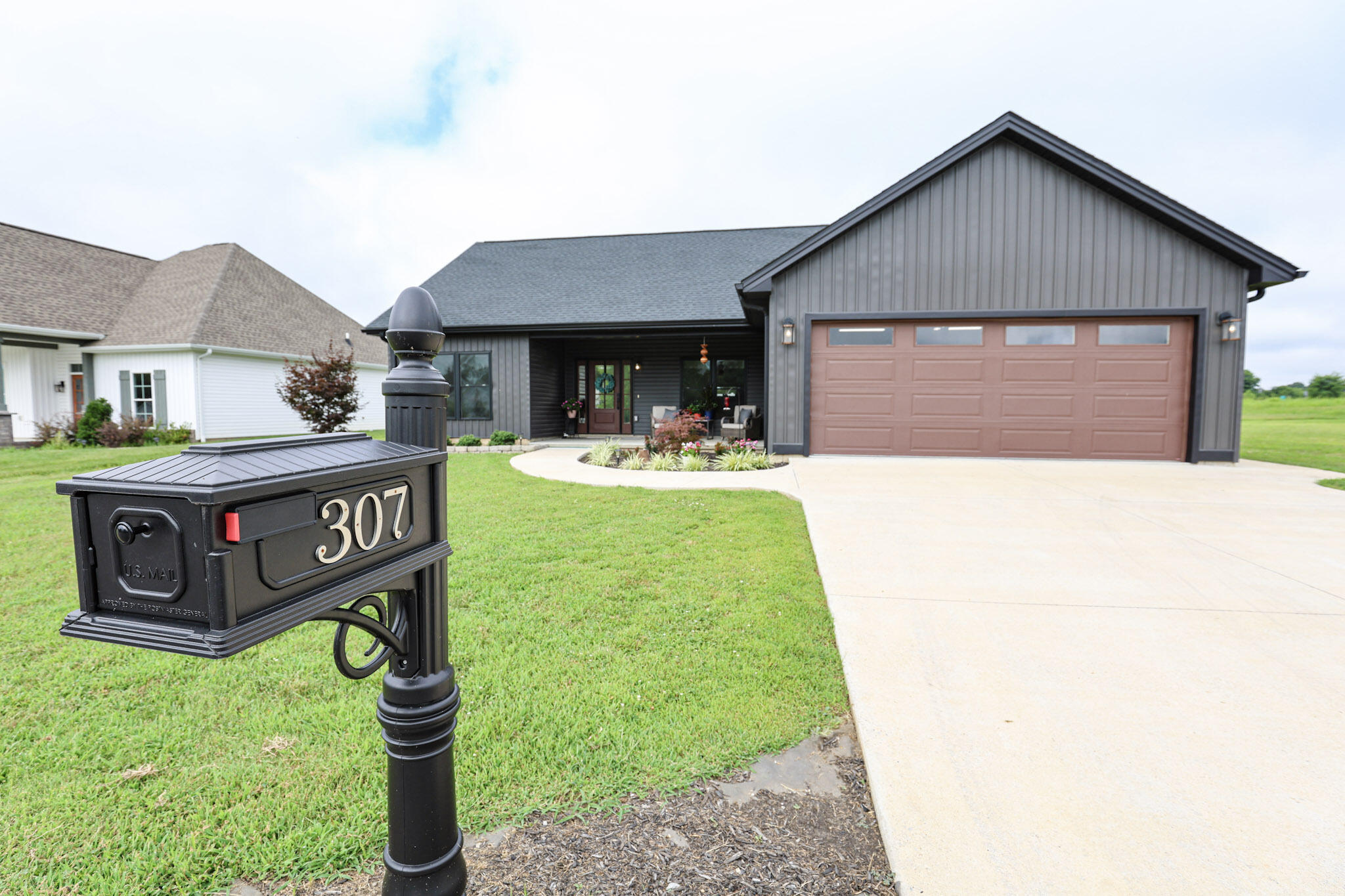 307 Parkway Drive Property Photo 2
