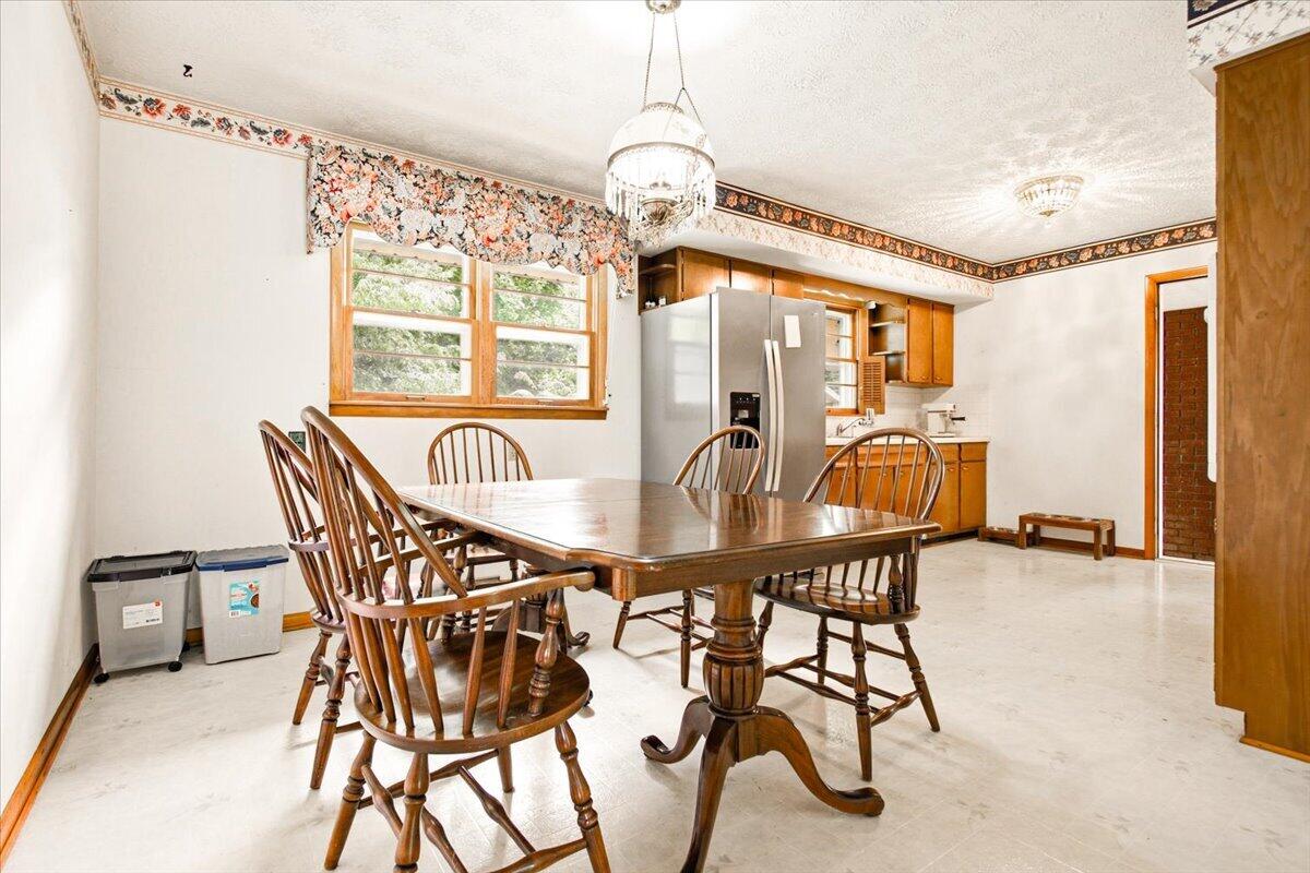 1398 S Wilderness Road Property Photo 5