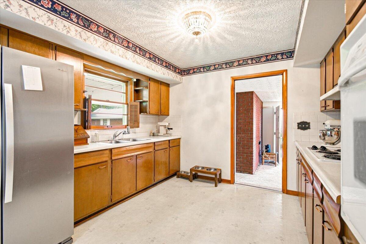 1398 S Wilderness Road Property Photo 7