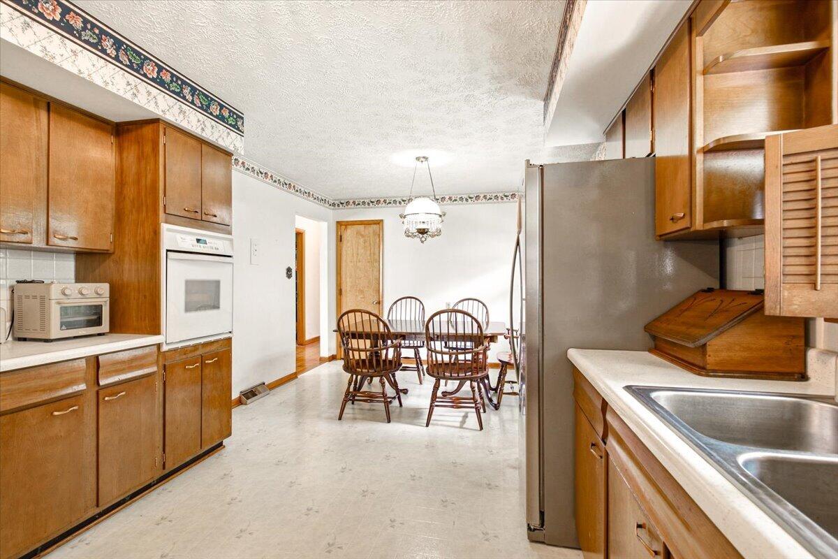 1398 S Wilderness Road Property Photo 8