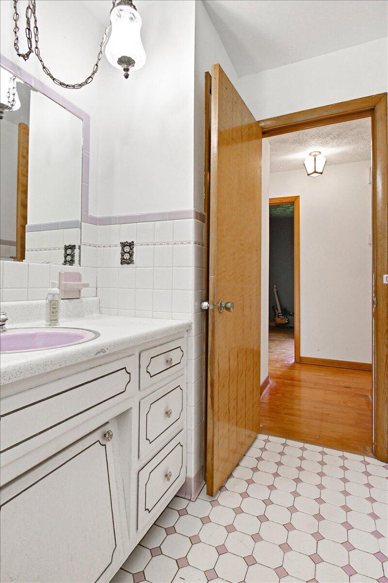 1398 S Wilderness Road Property Photo 11