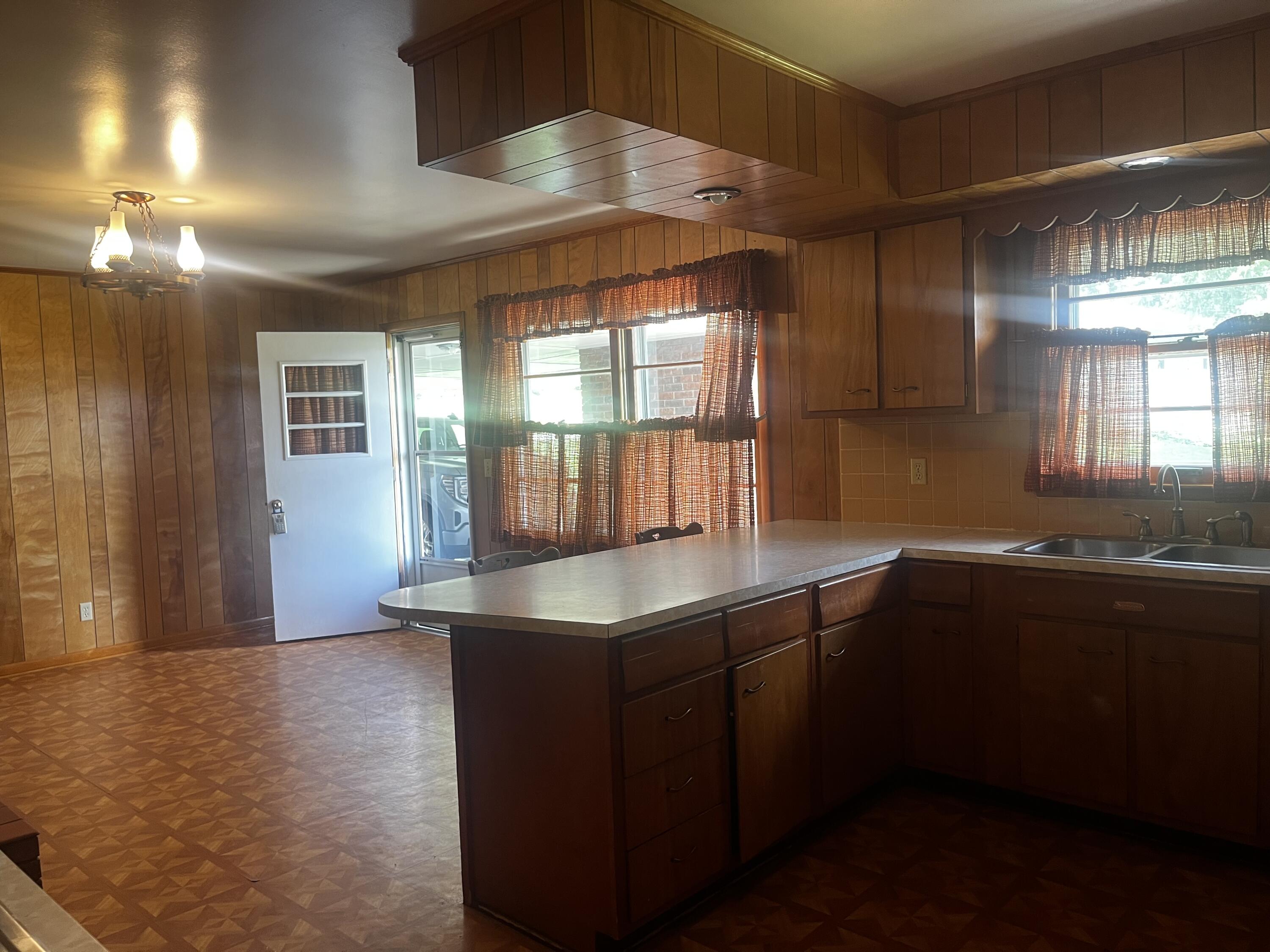 182 Harrison Avenue Property Photo 18