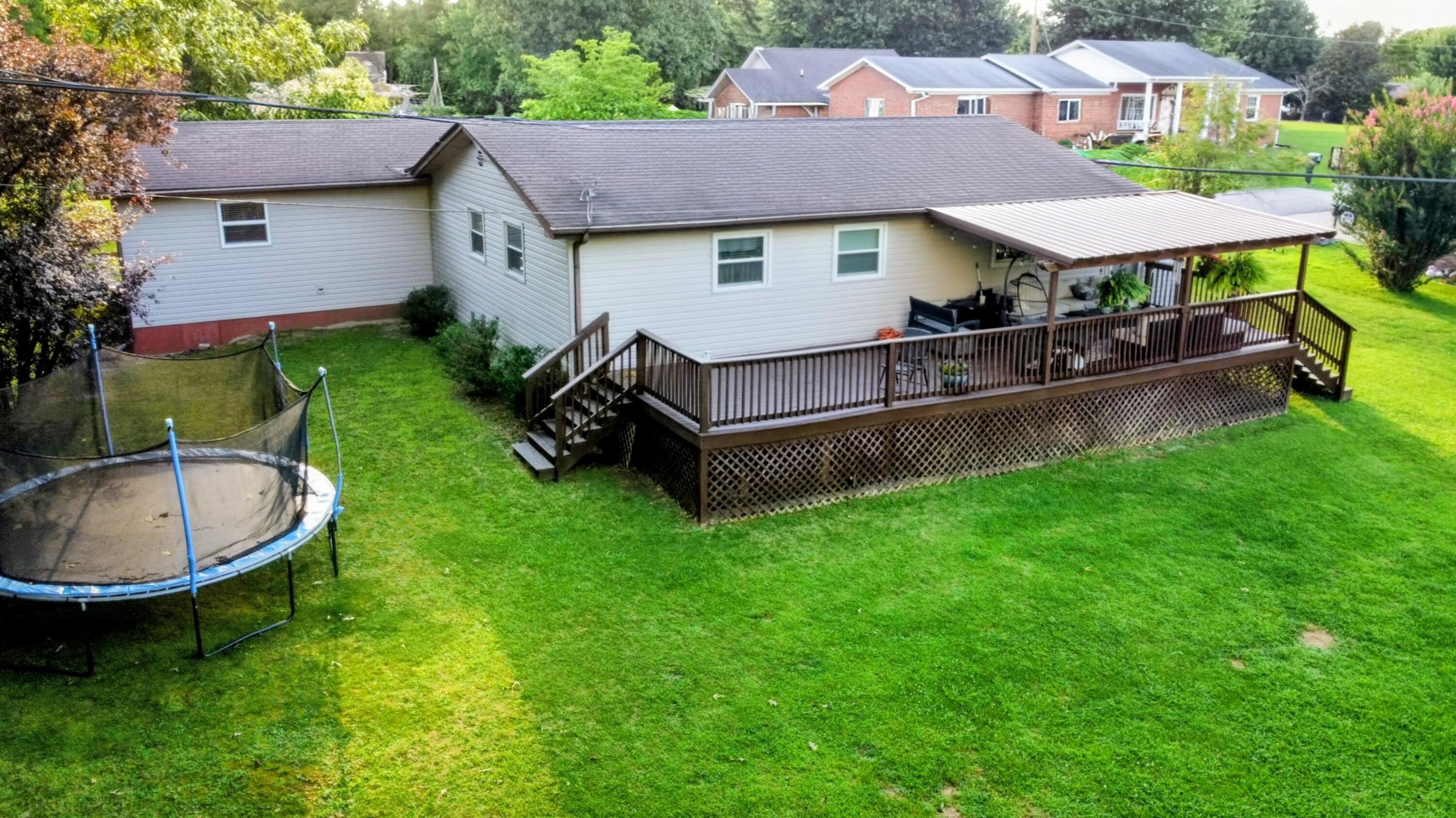 102 Shannon Square Property Photo 4