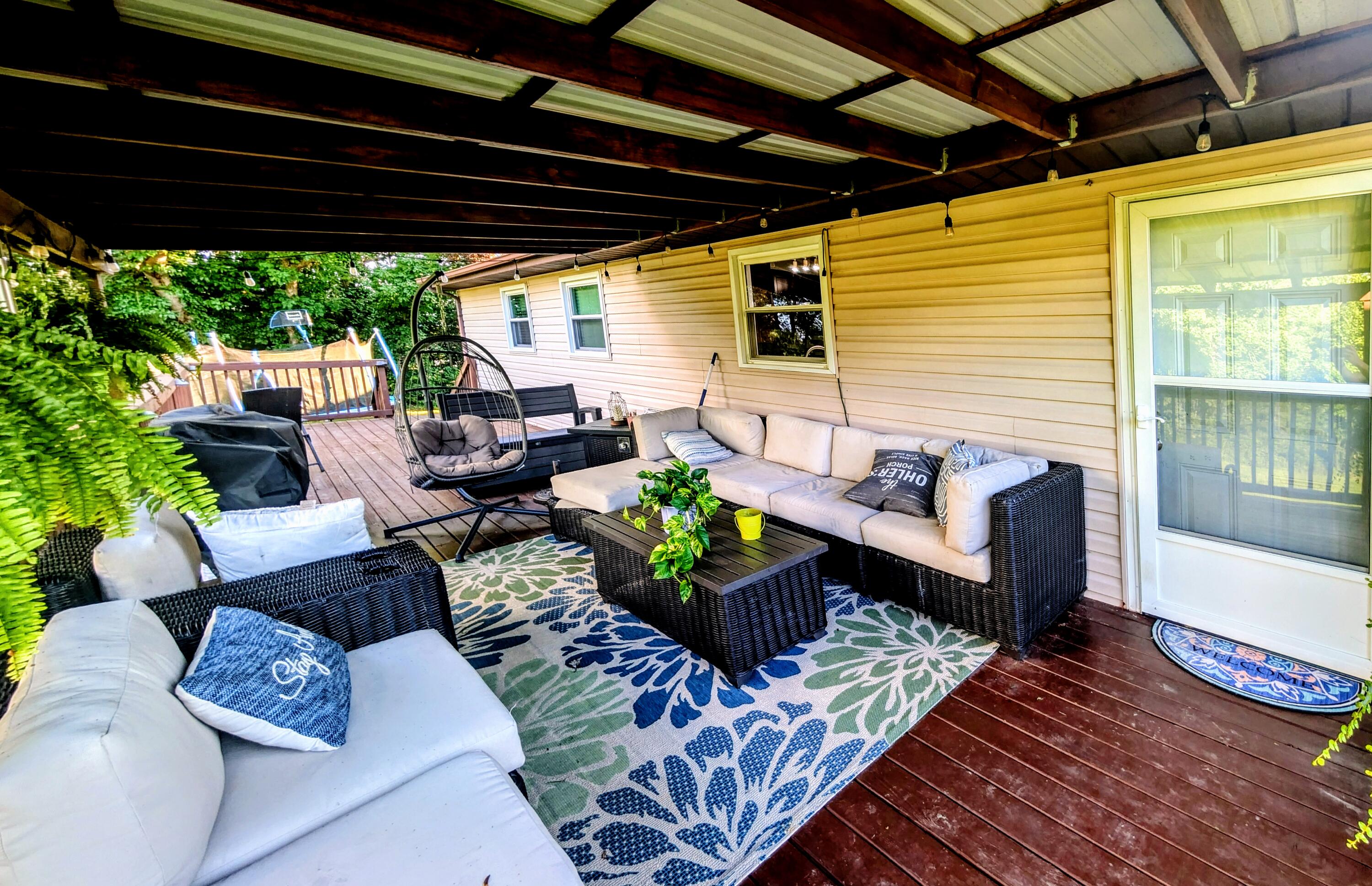 102 Shannon Square Property Photo 6