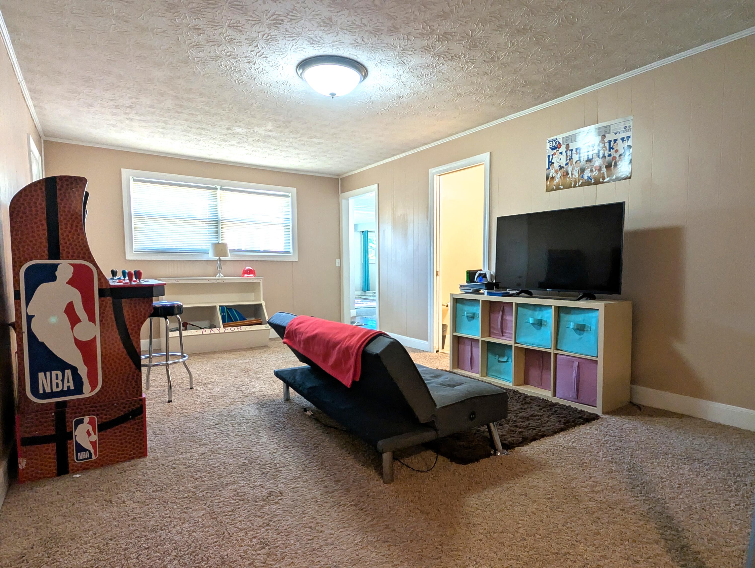 102 Shannon Square Property Photo 20