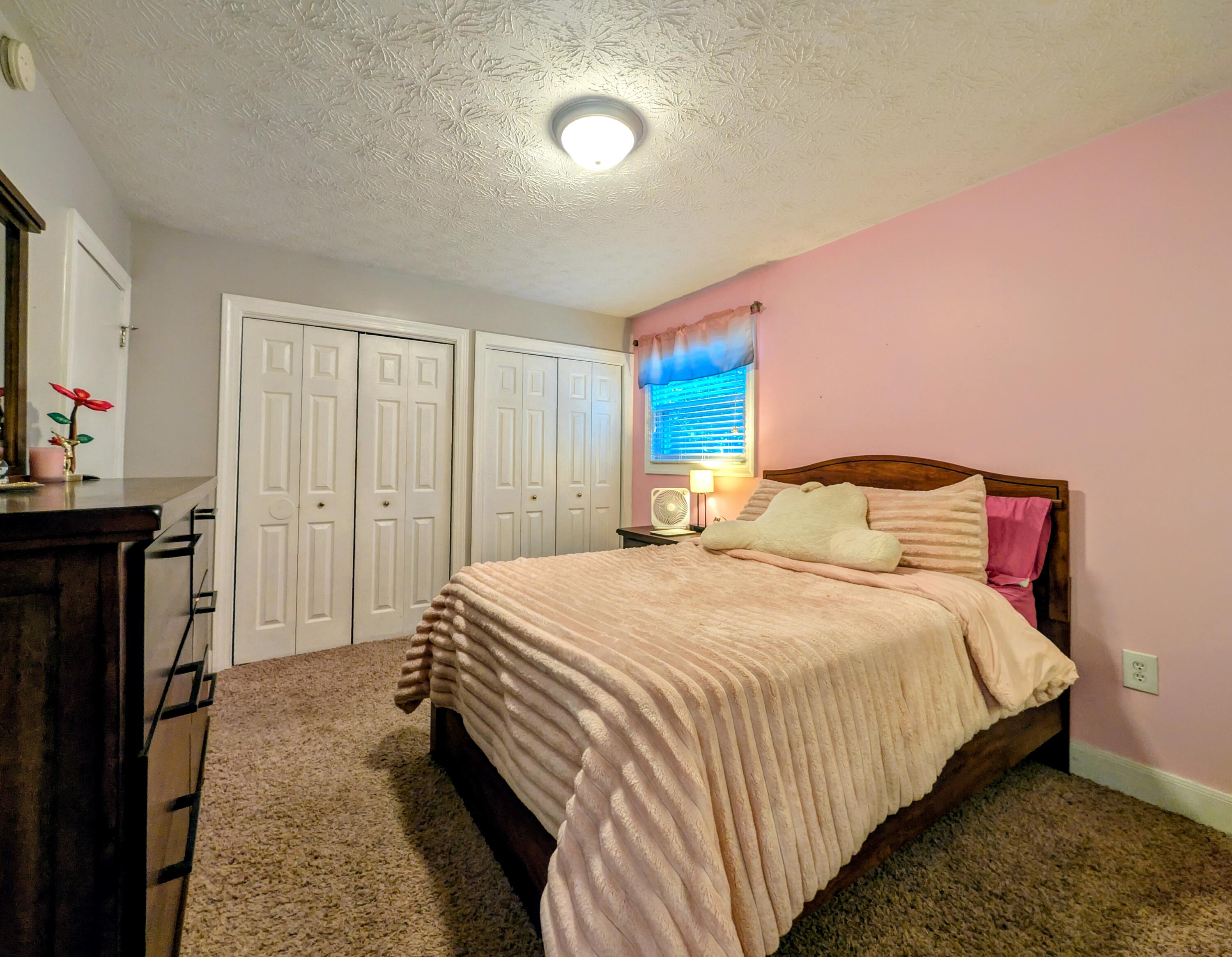 102 Shannon Square Property Photo 28