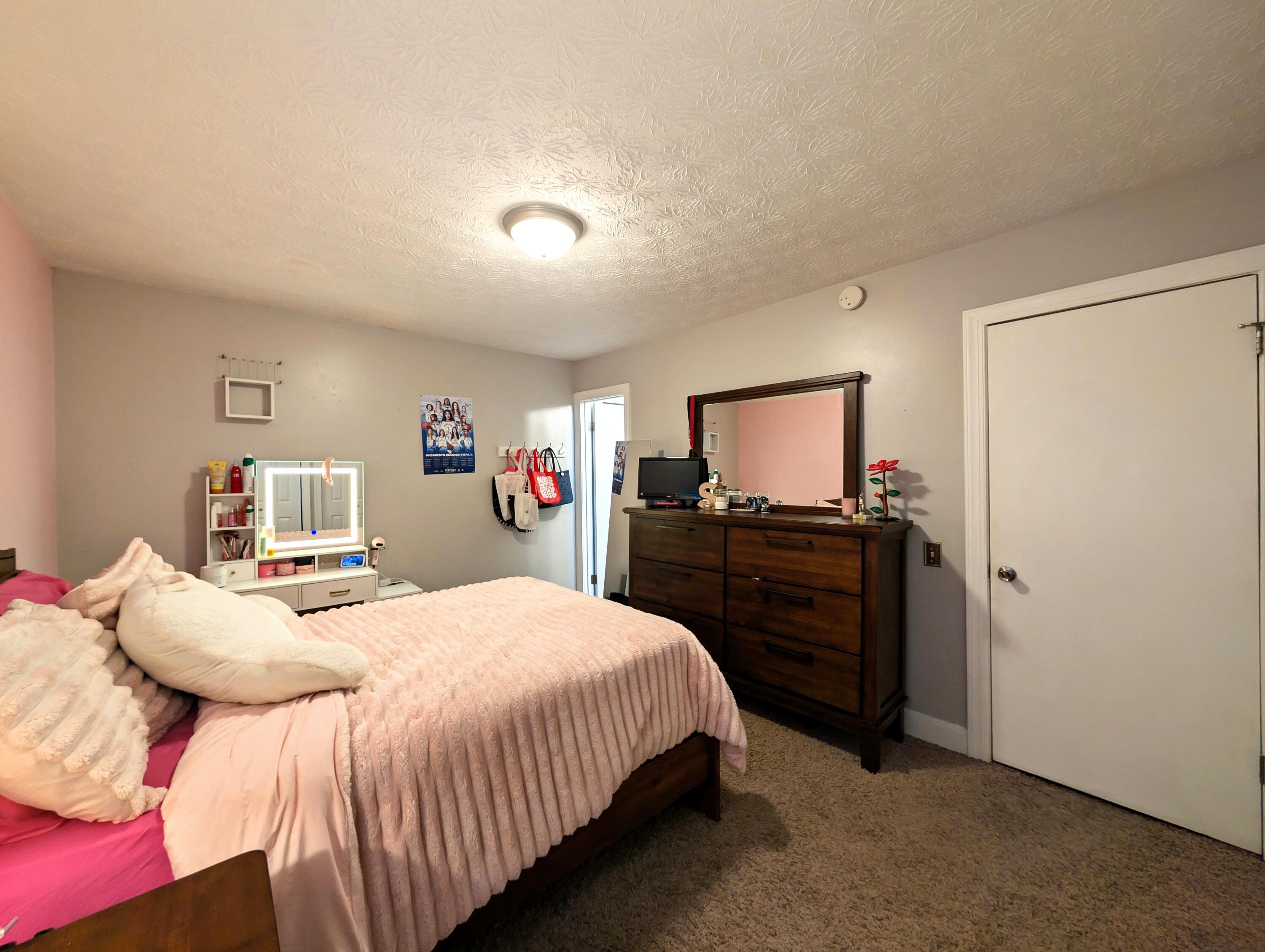102 Shannon Square Property Photo 29