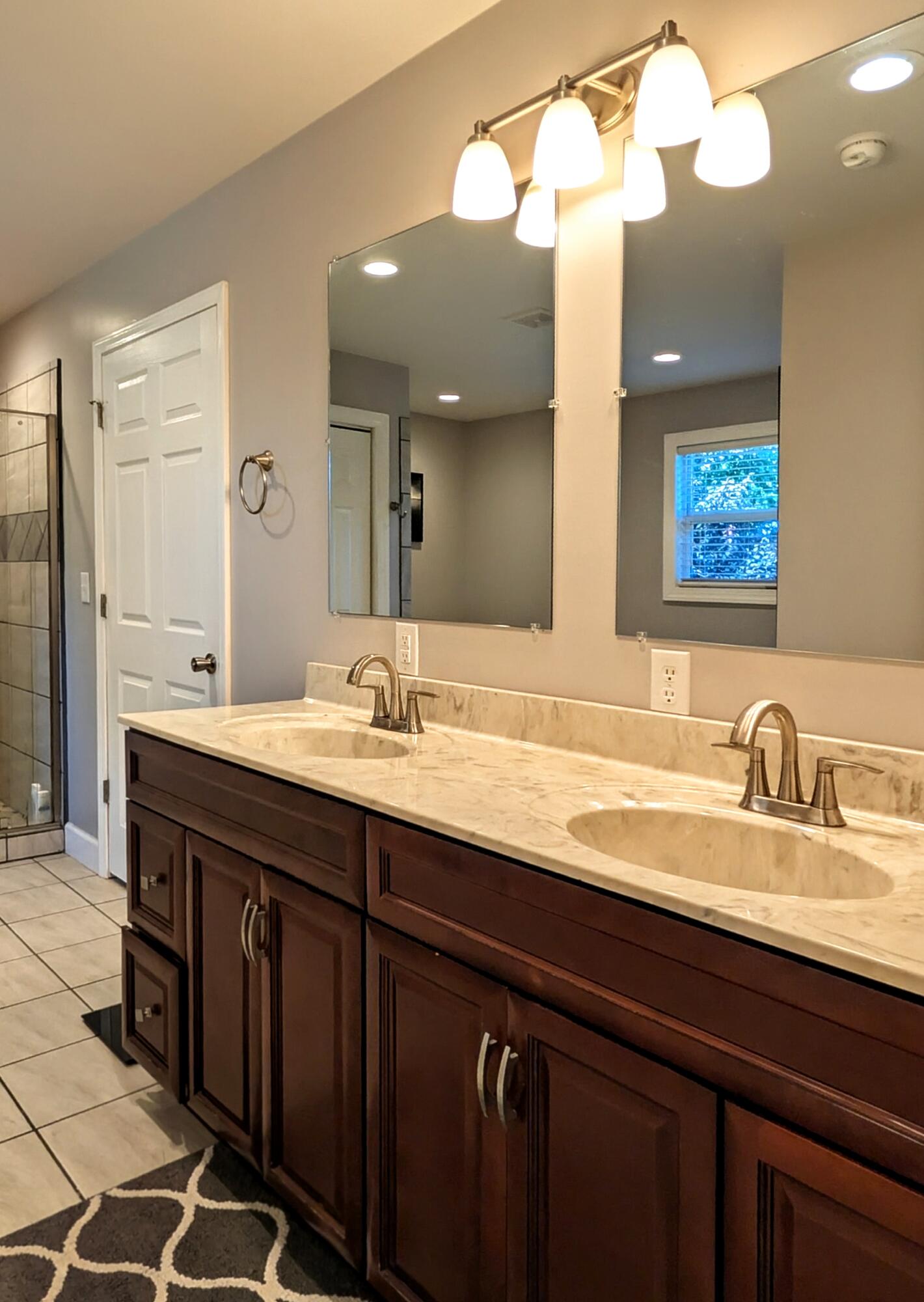 102 Shannon Square Property Photo 35