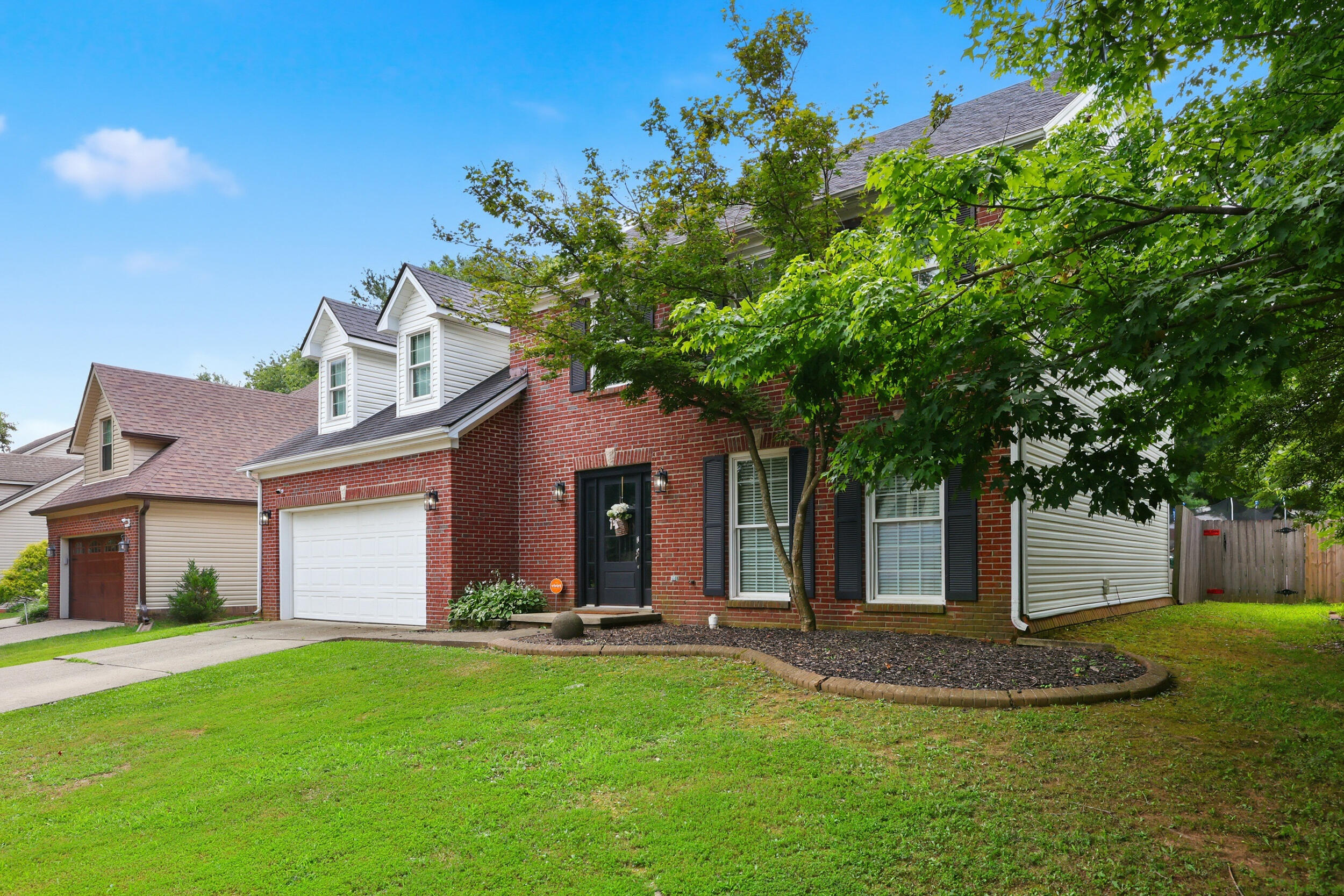 805 Willow Oak Circle Property Photo 2