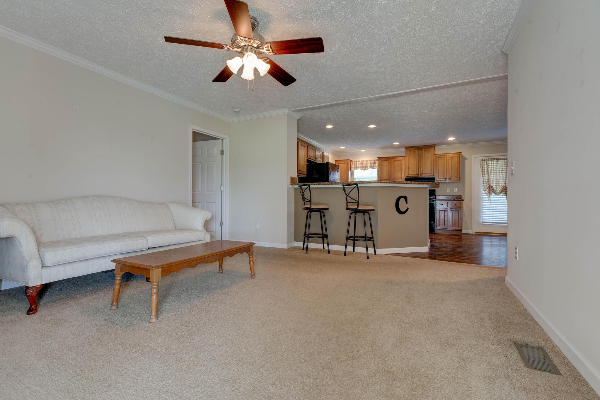 422 S Queen Street Property Photo 5