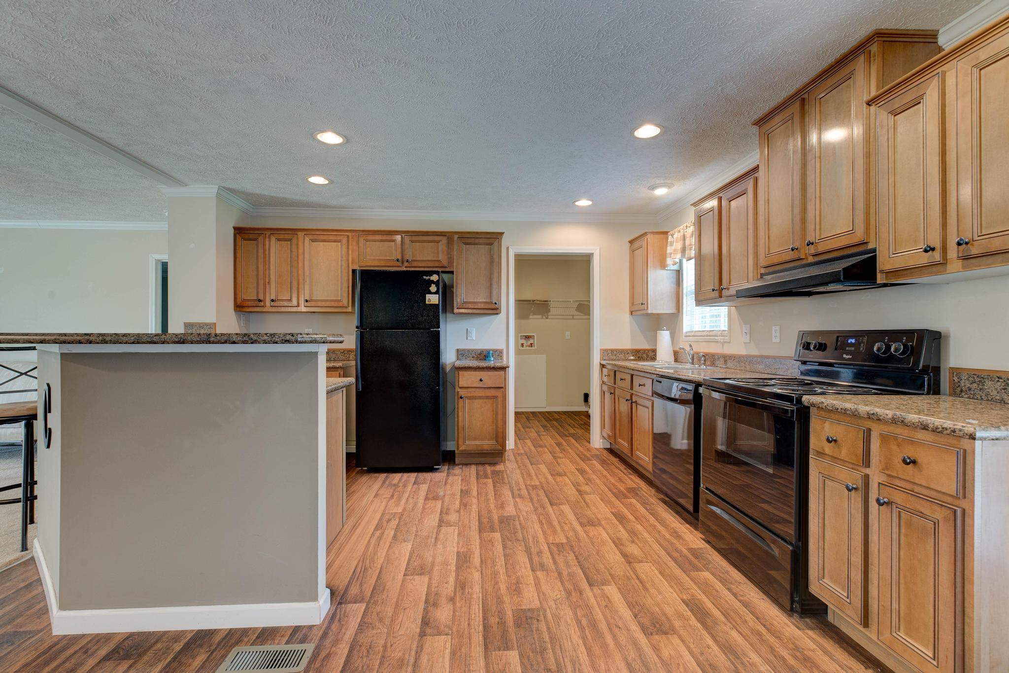 422 S Queen Street Property Photo 12