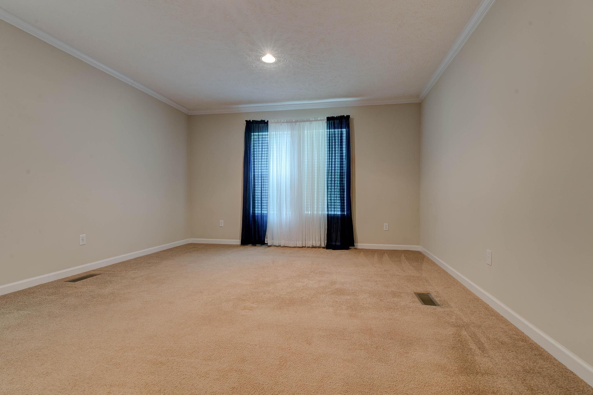 422 S Queen Street Property Photo 19