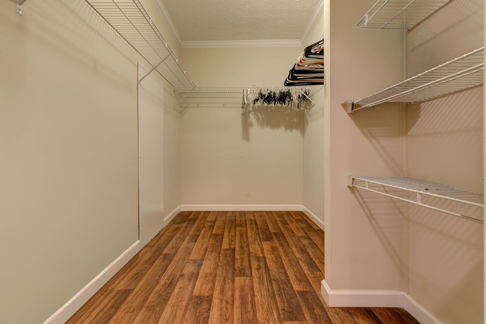 422 S Queen Street Property Photo 22