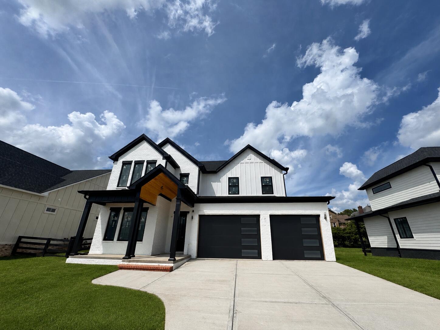 815 Bellerive Boulevard Property Photo 3