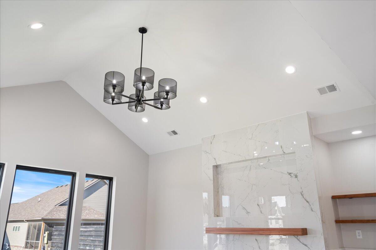 815 Bellerive Boulevard Property Photo 18