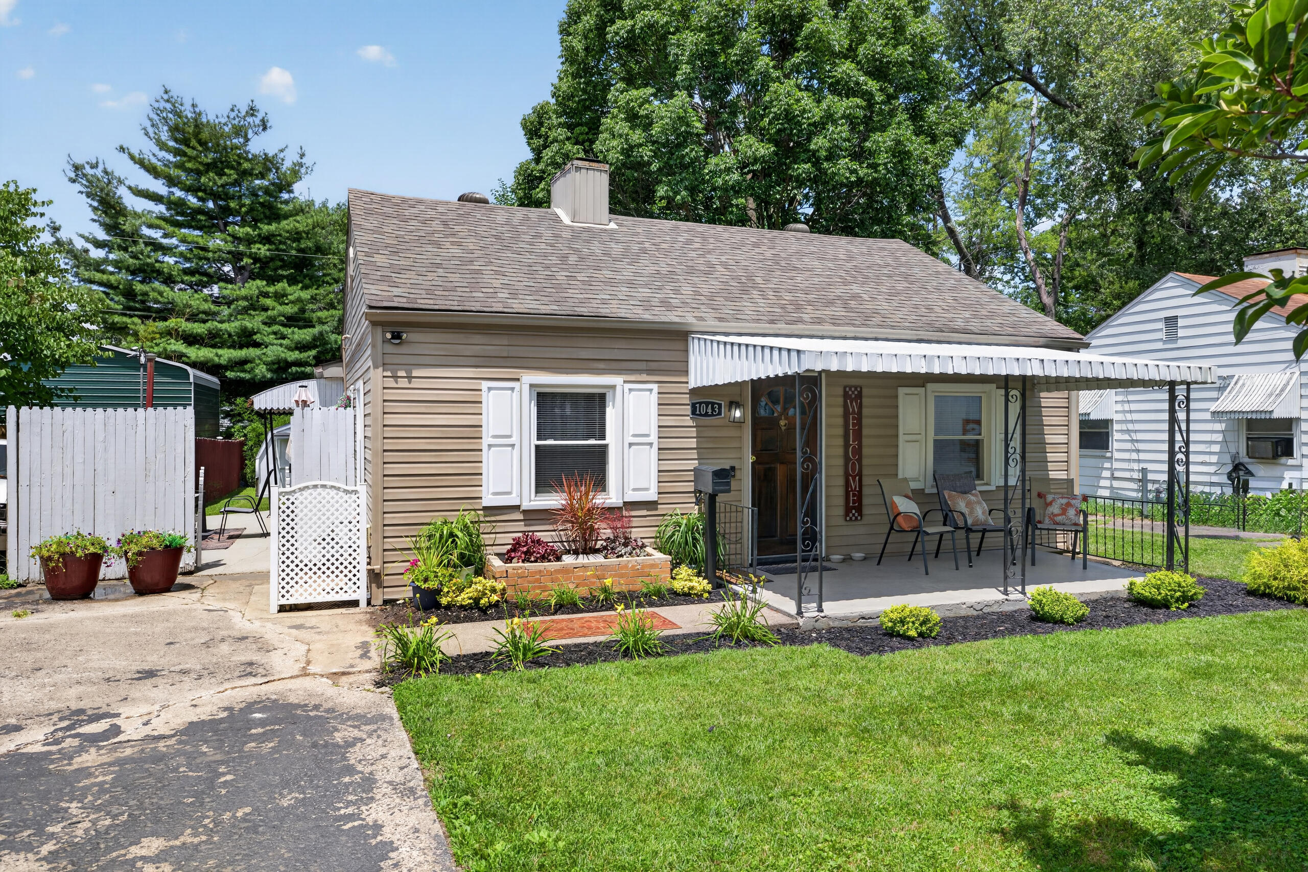 1043 Marcellus Drive Property Photo 3