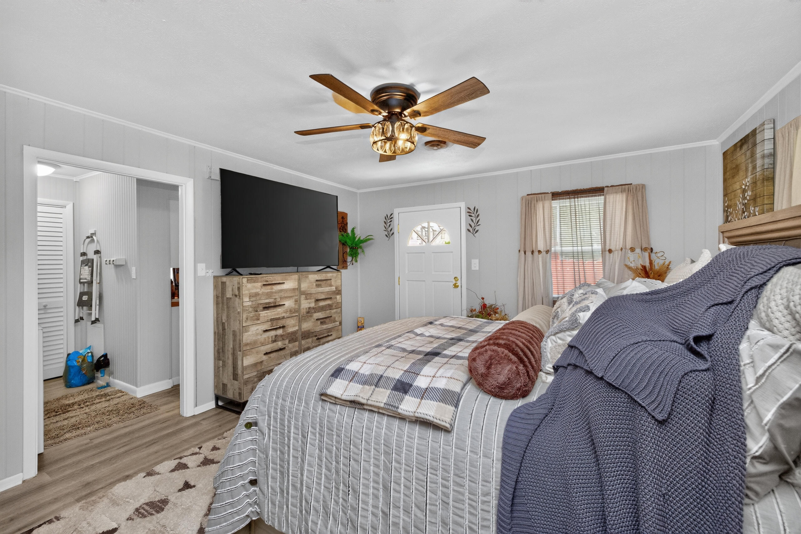 1043 Marcellus Drive Property Photo 13