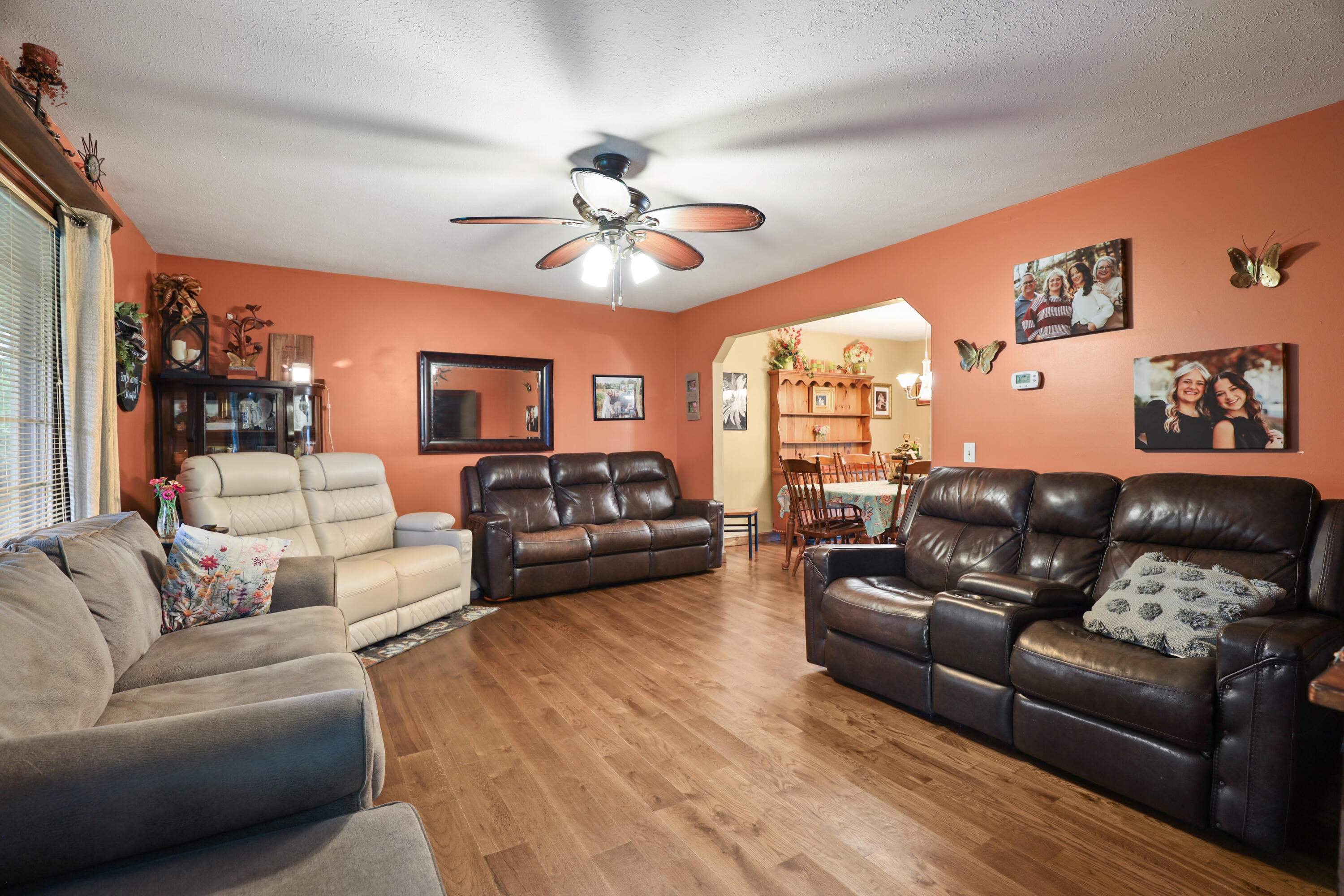 322 Spring Cut Circle Property Photo 2