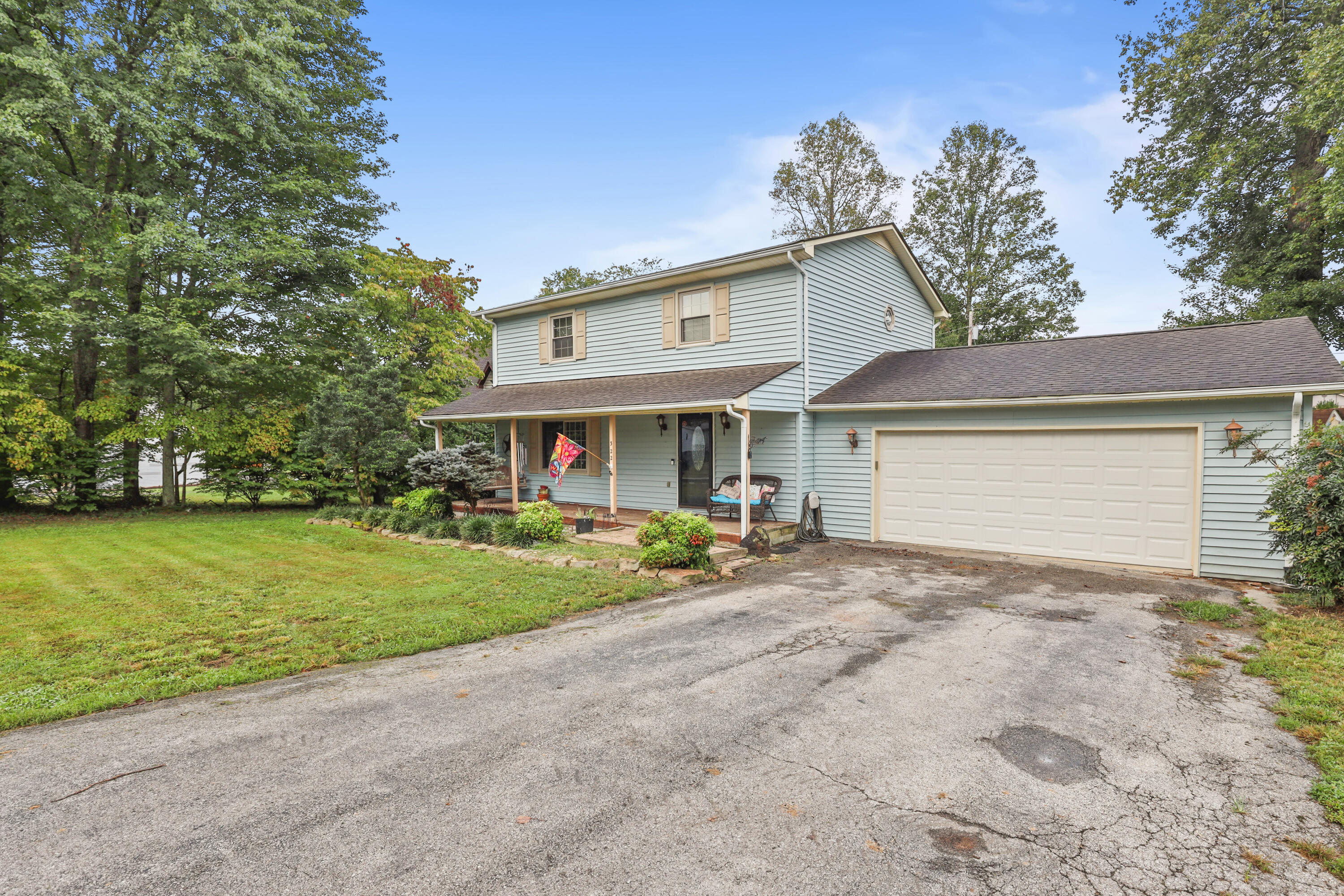 322 Spring Cut Circle Property Photo 2