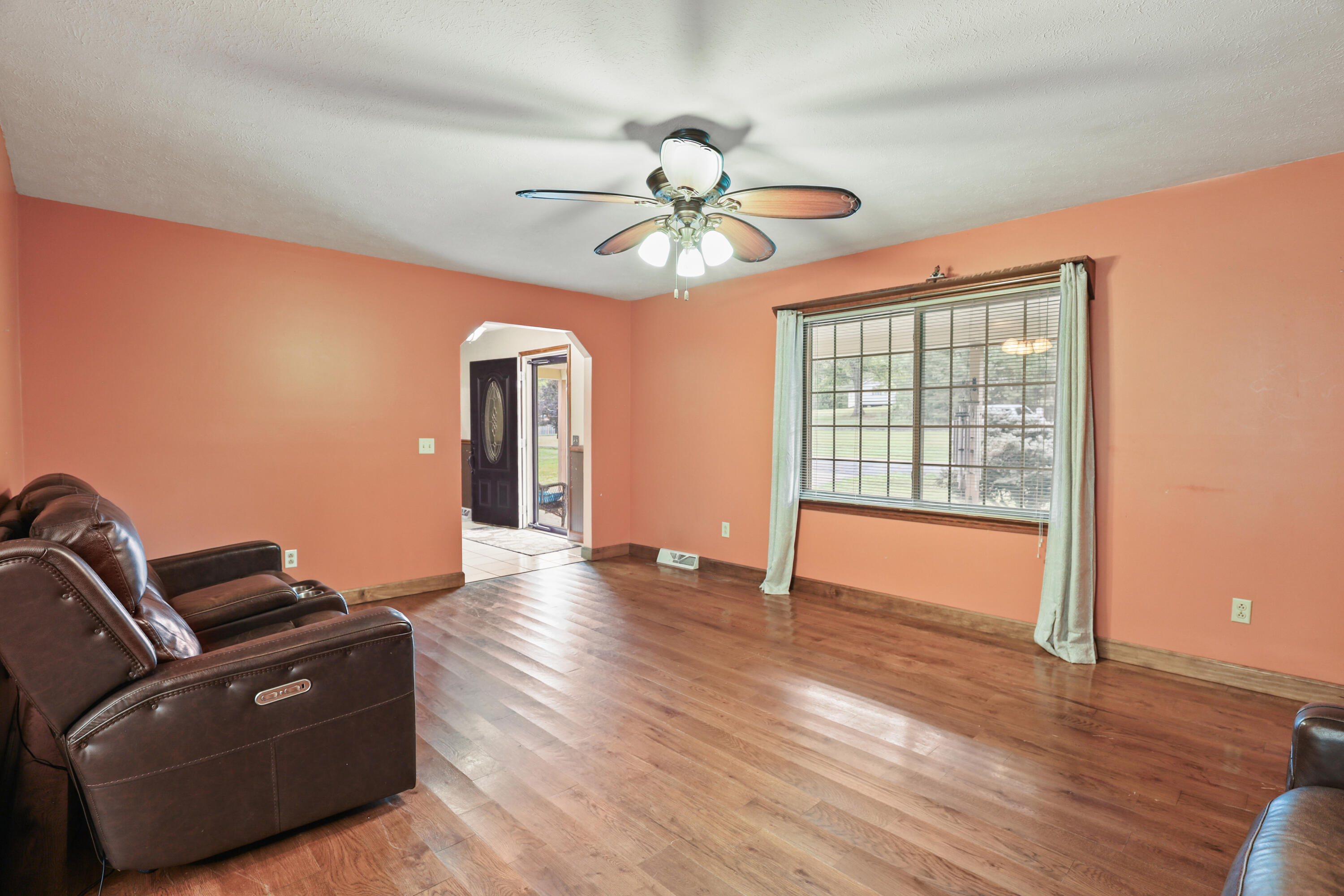 322 Spring Cut Circle Property Photo 5