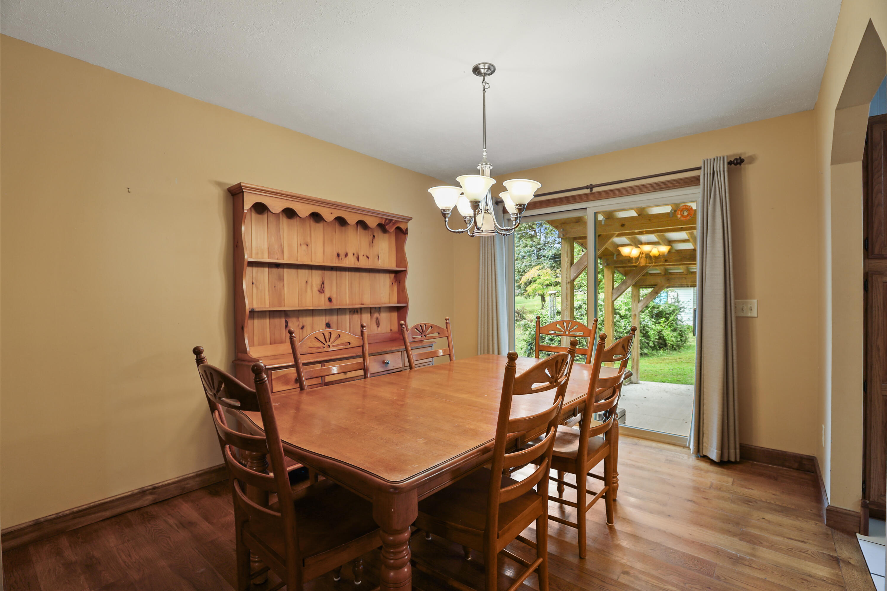 322 Spring Cut Circle Property Photo 6