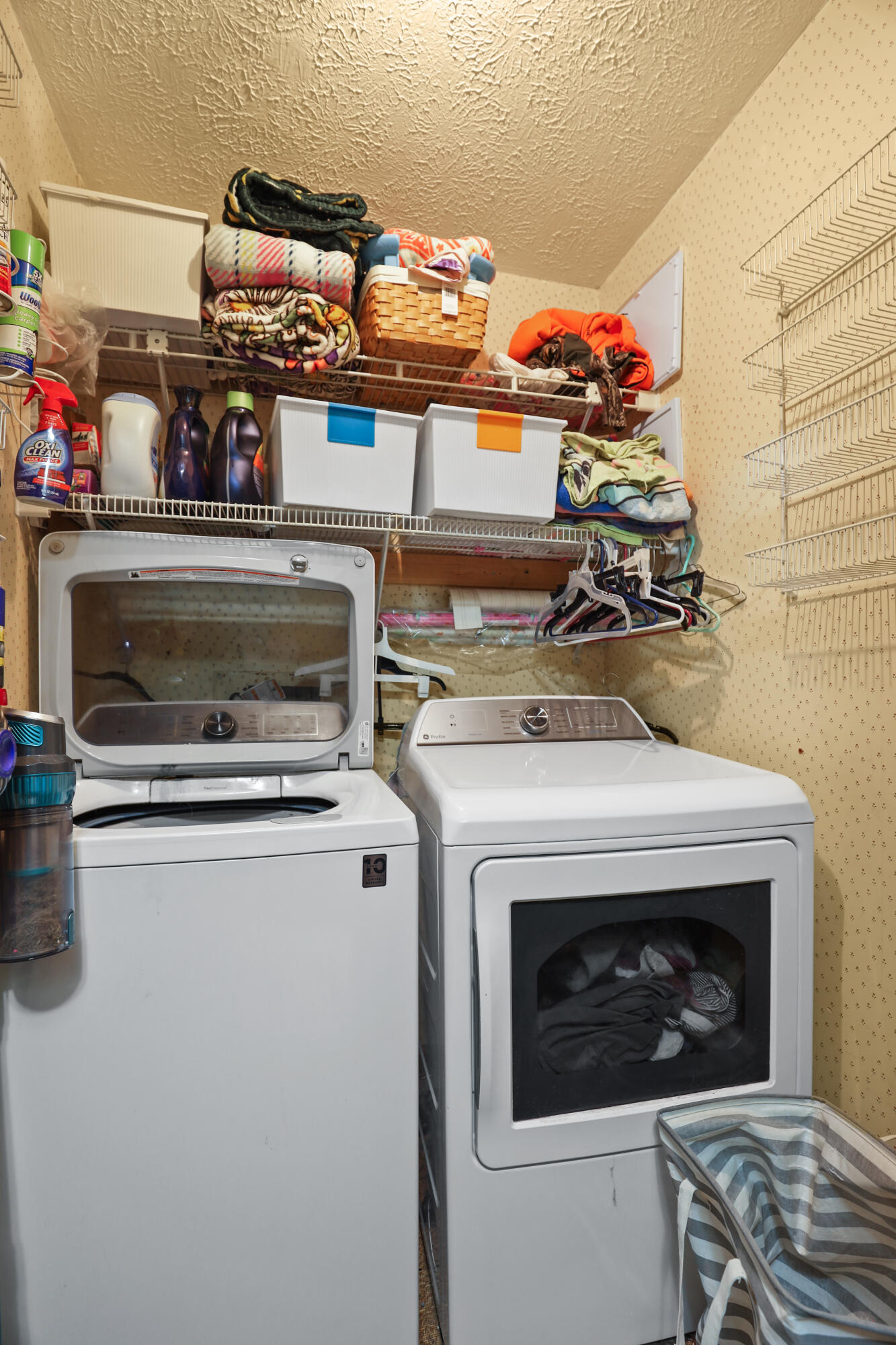 322 Spring Cut Circle Property Photo 8
