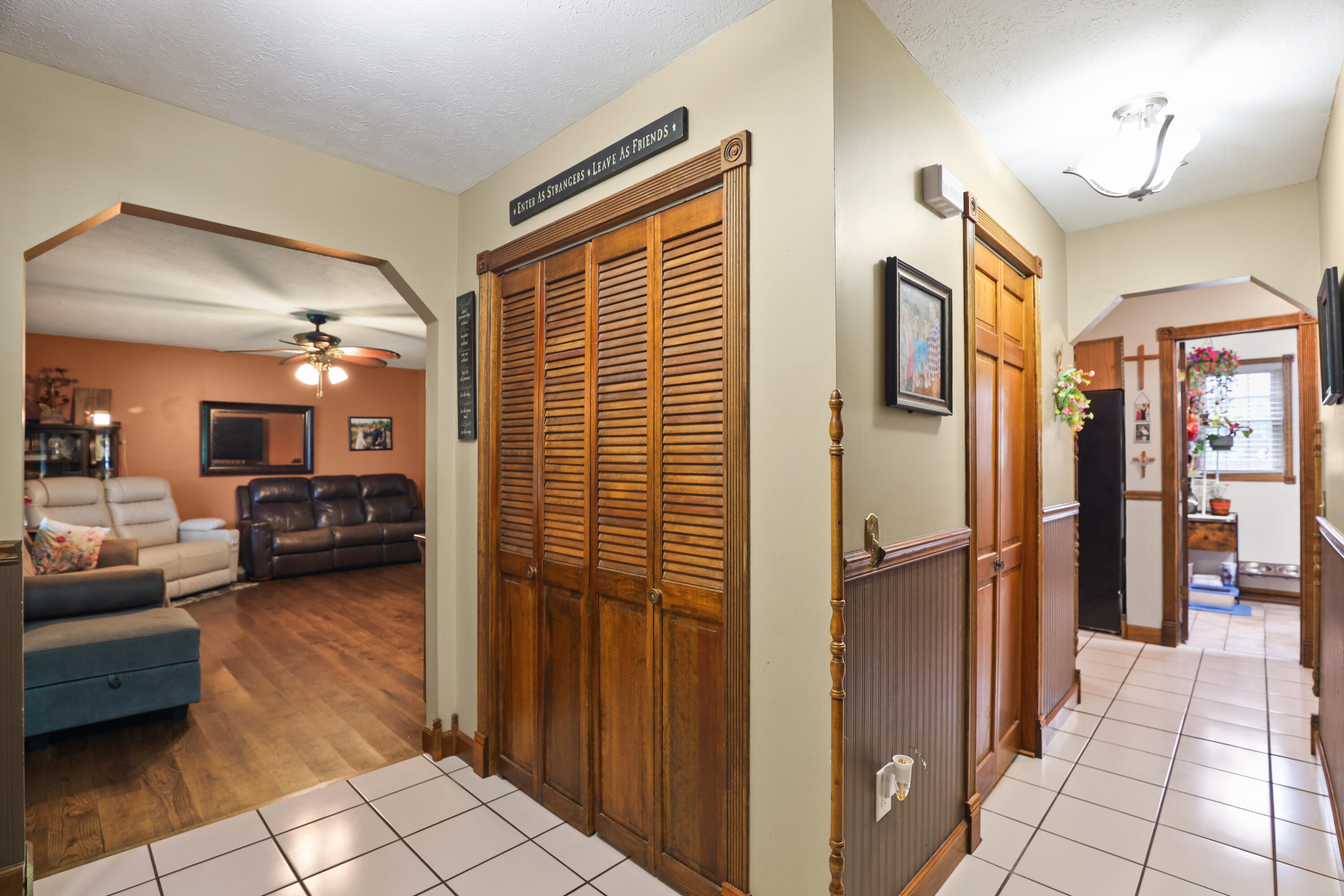 322 Spring Cut Circle Property Photo 9
