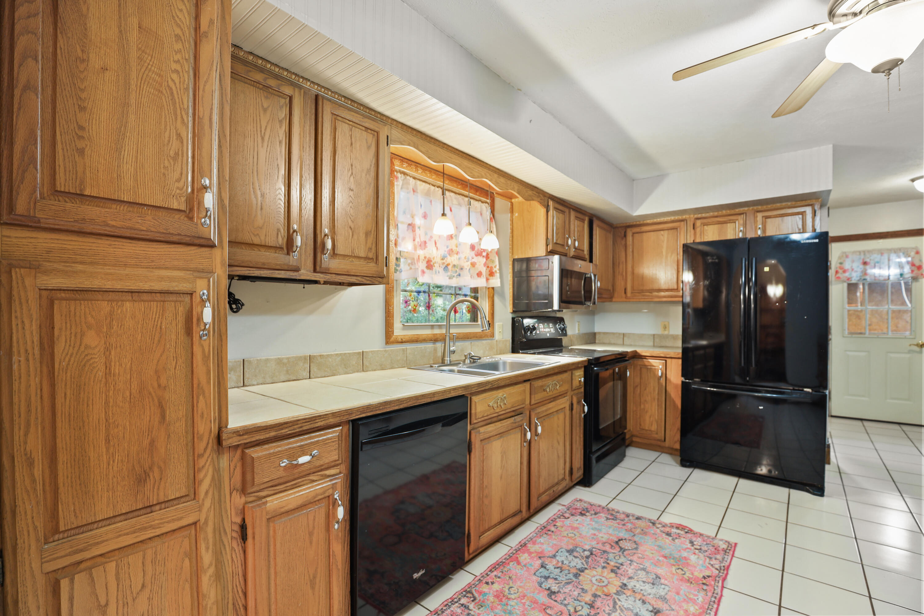 322 Spring Cut Circle Property Photo 9