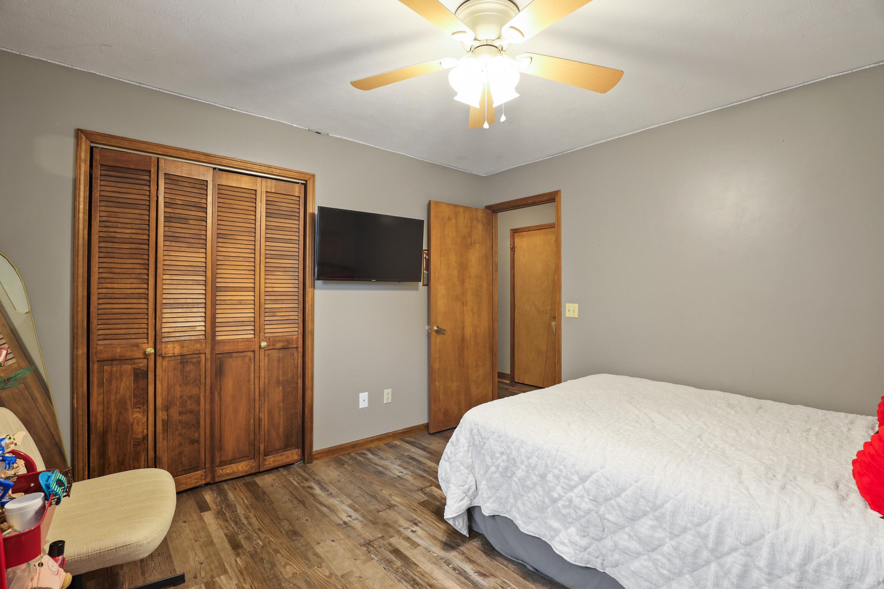 322 Spring Cut Circle Property Photo 13