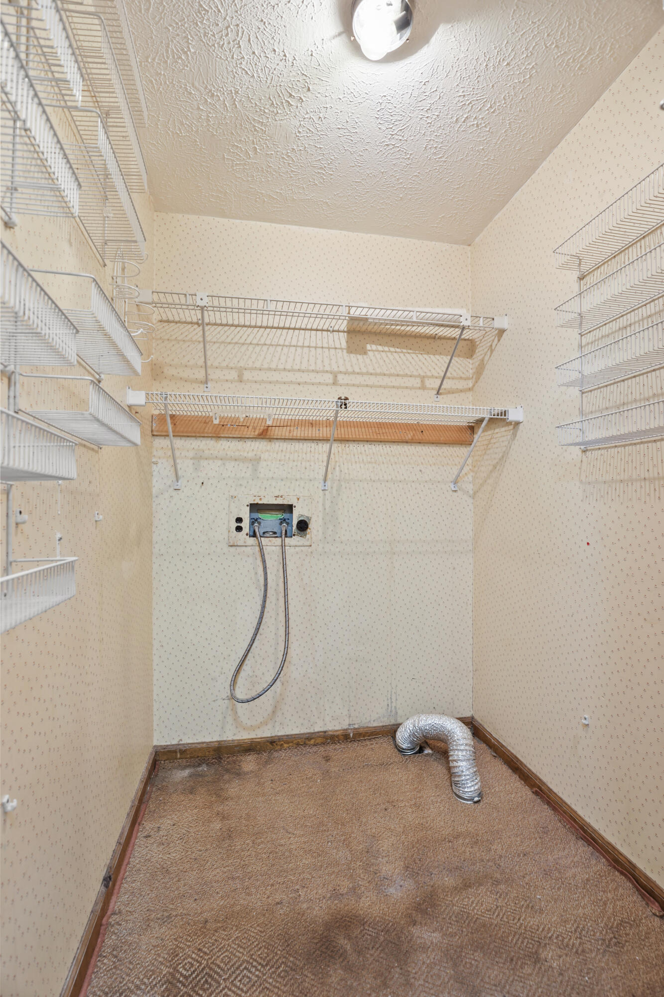 322 Spring Cut Circle Property Photo 13