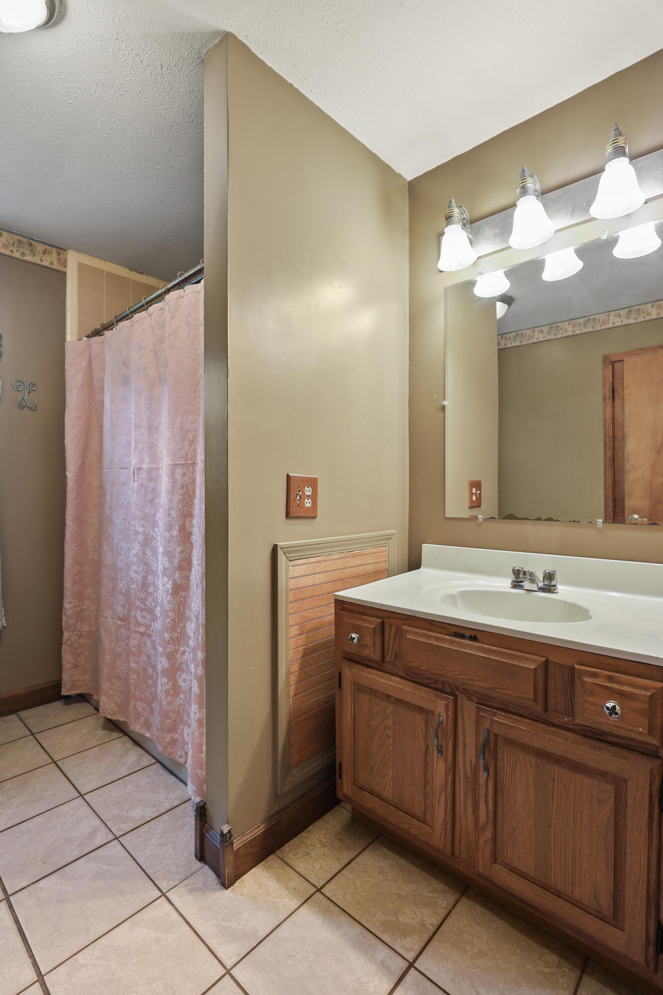 322 Spring Cut Circle Property Photo 15