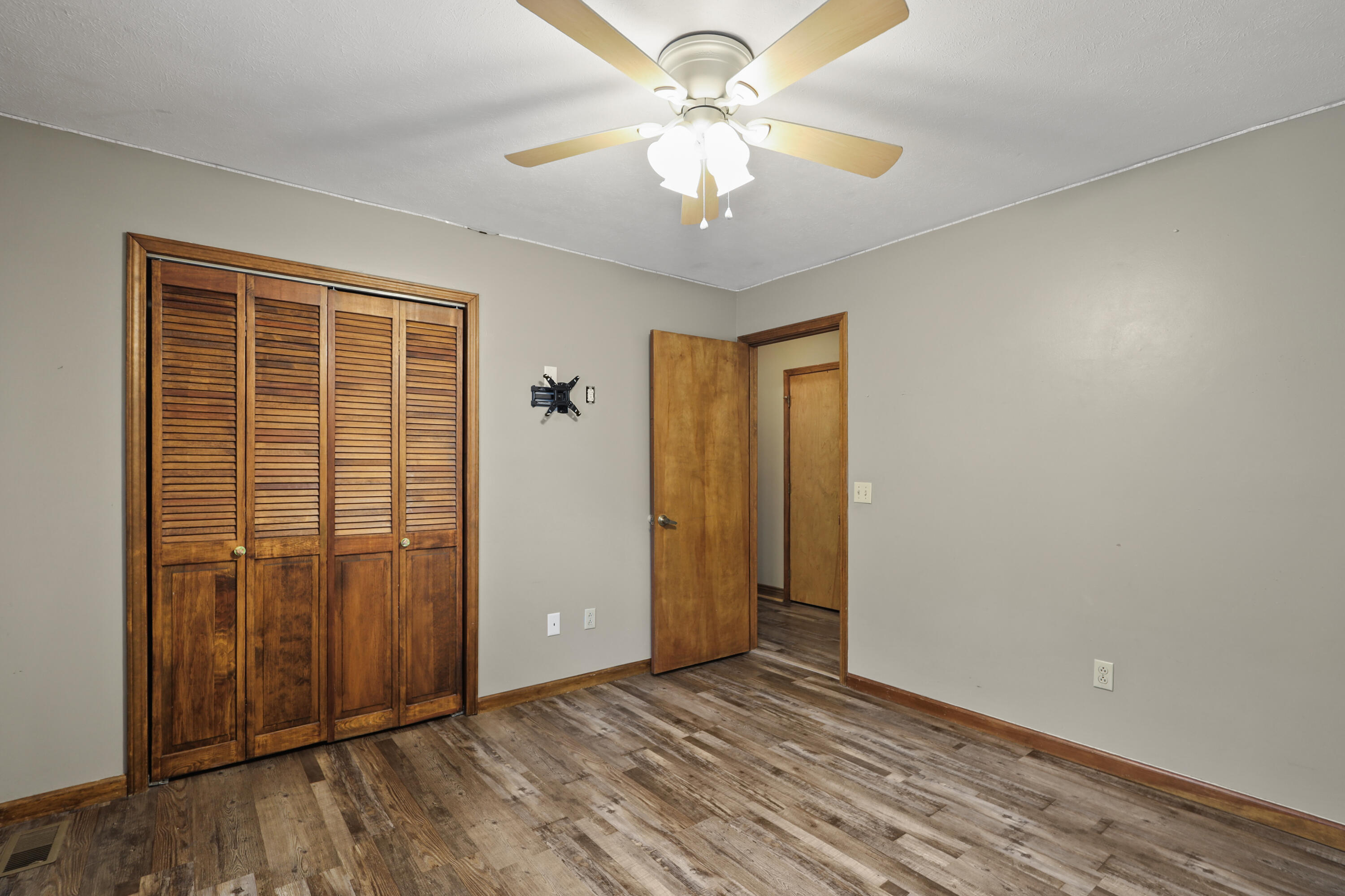 322 Spring Cut Circle Property Photo 18